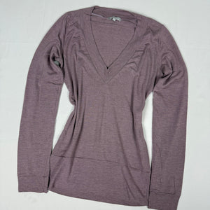 Lilac V neck tight fit long sleeves top (M)