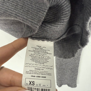 Grey tight fit crop hooded jumper (XS)