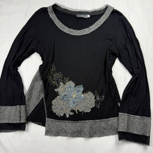 Black & grey patchwork long sleeves top (M/L)