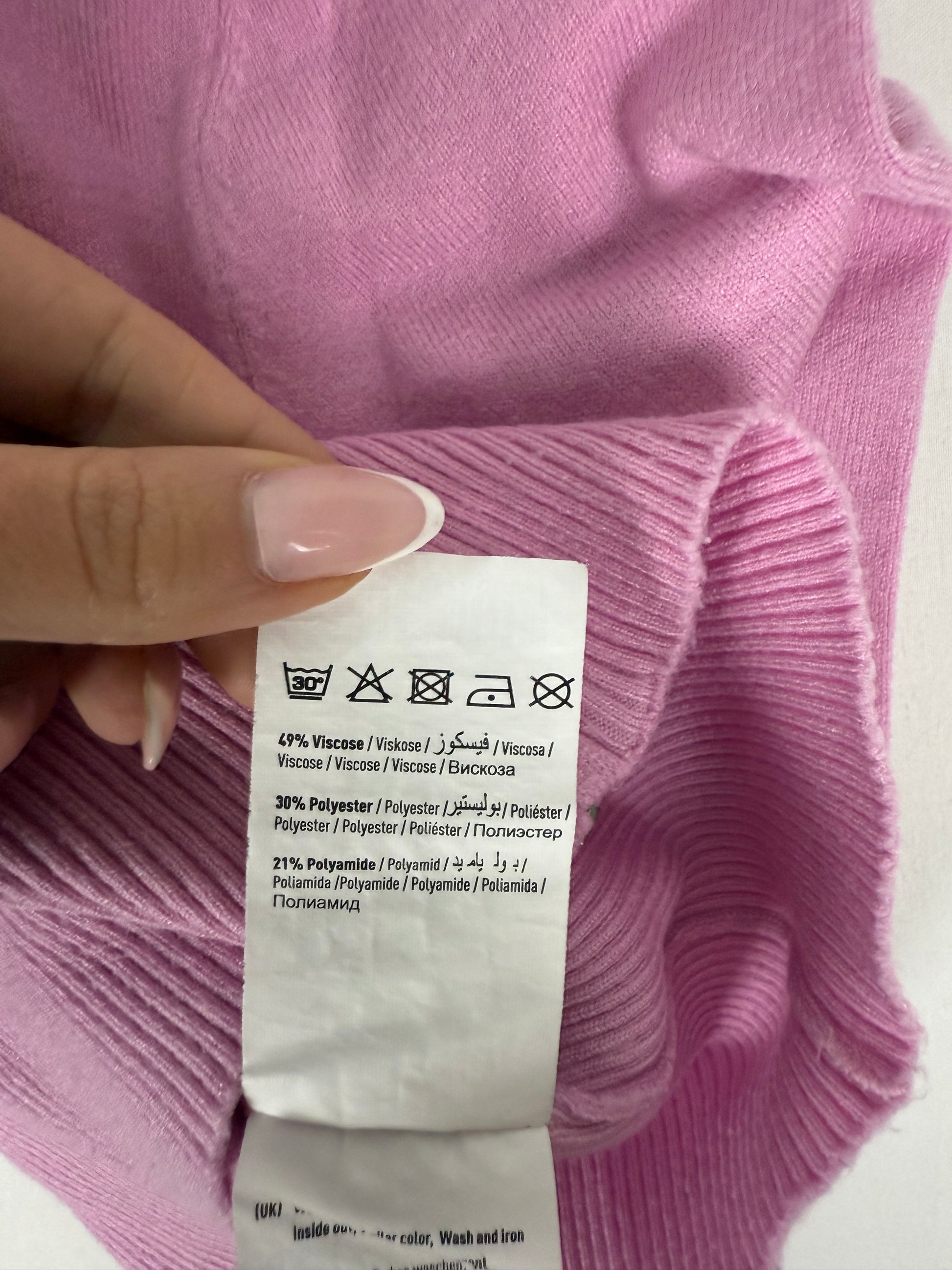 Pink tight fit crop hooded jumper (XS)