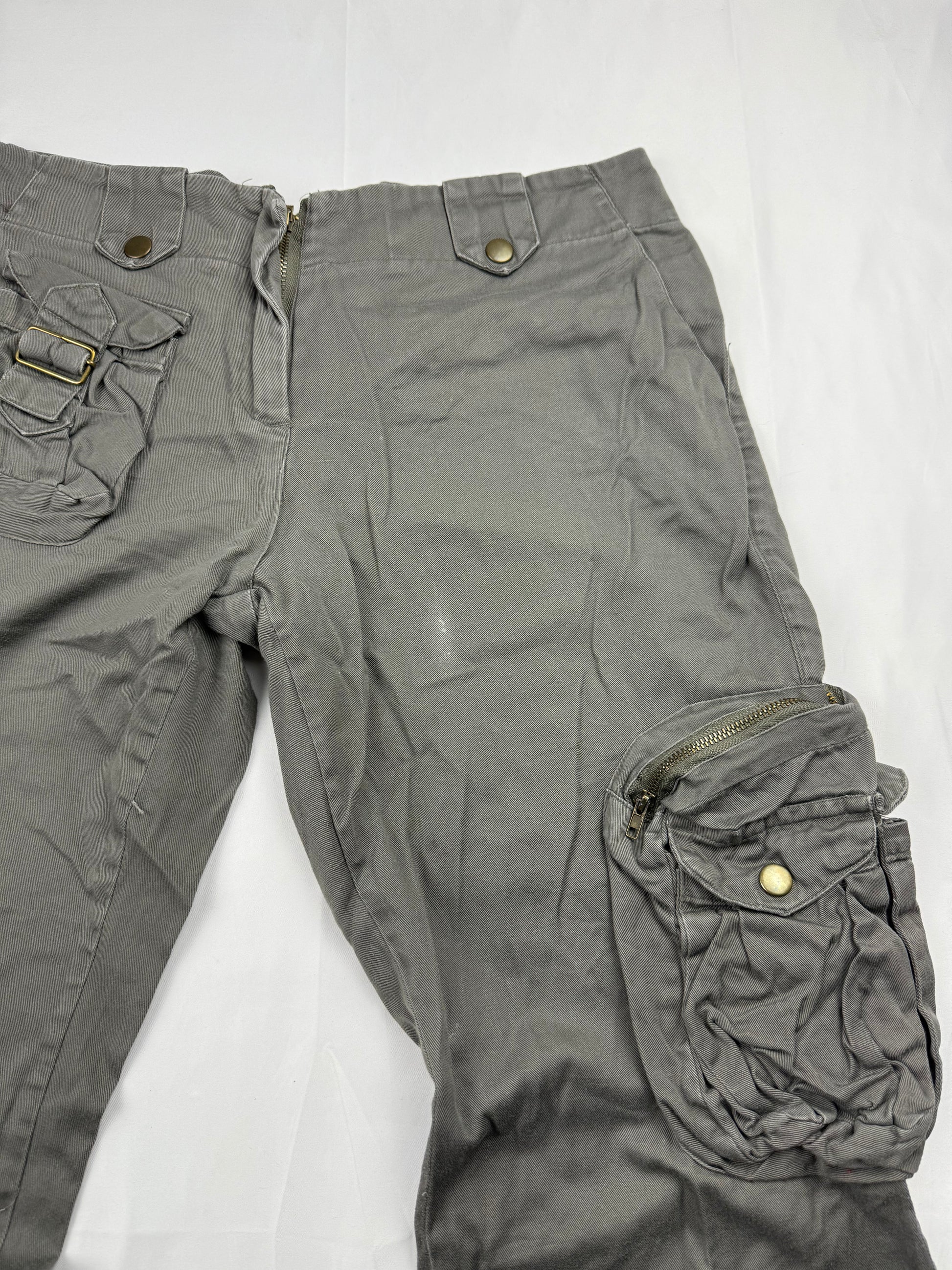 Khaki low rise baggy cargo pants (S/M)