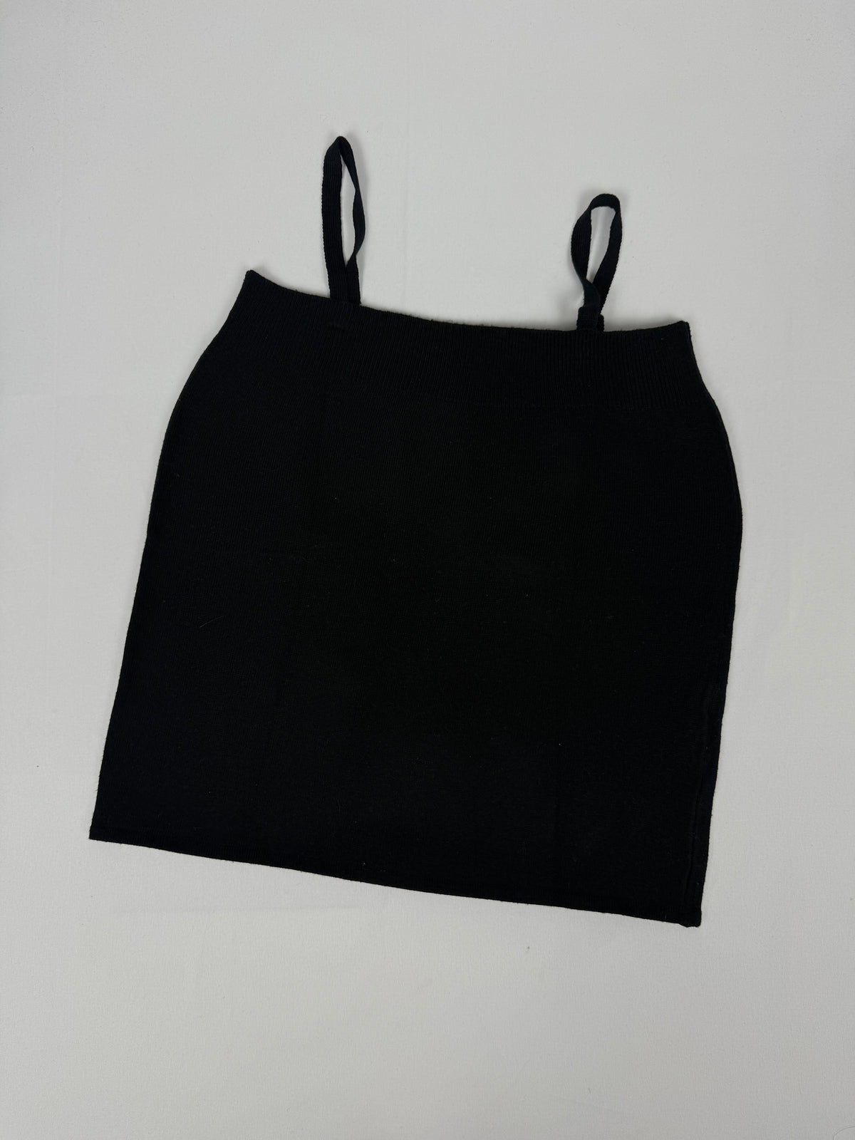 Mini-robe en maille grise à manches courtes avec nouage (S)