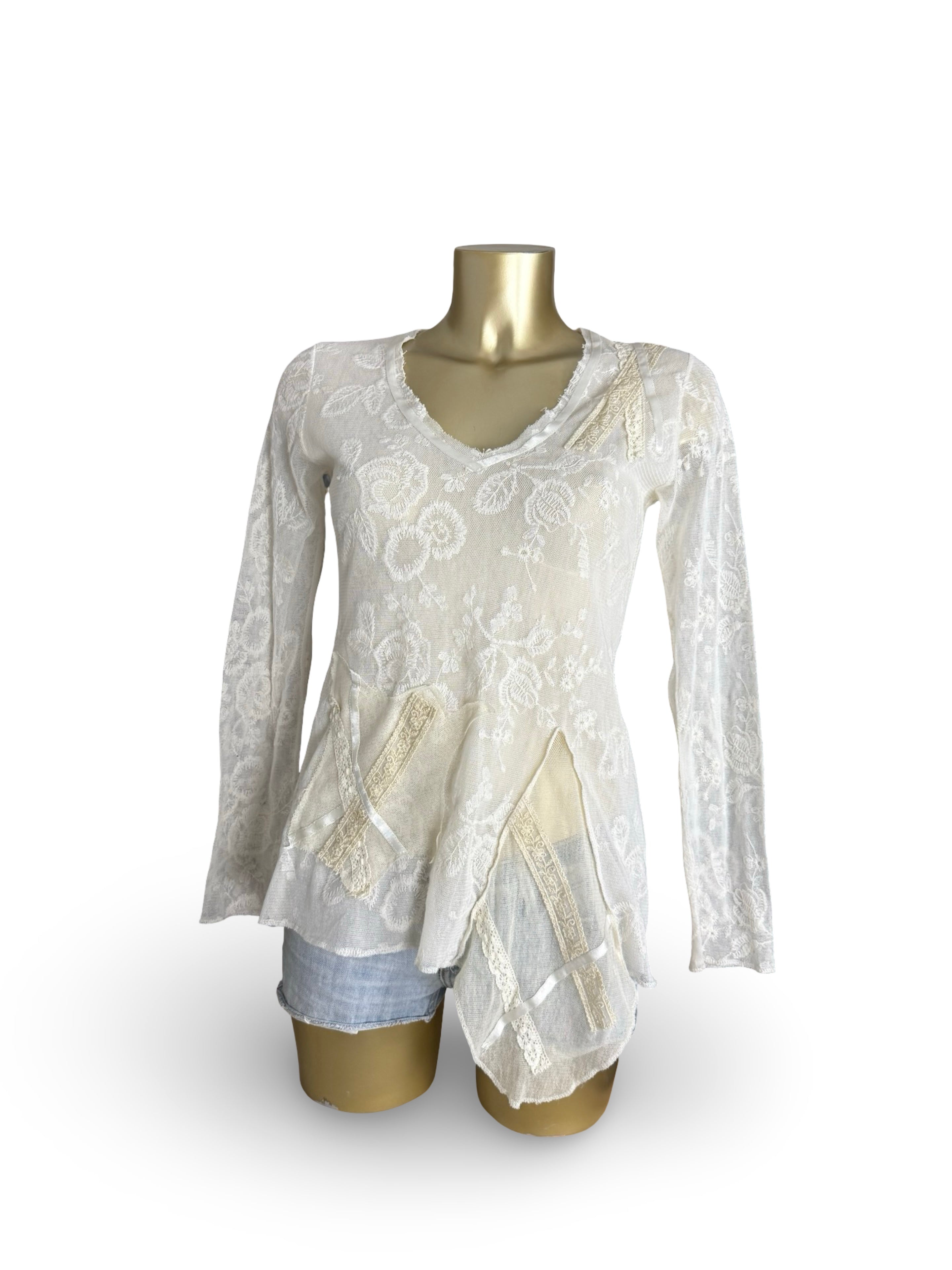 White lace asymmetric long sleeves top (L)