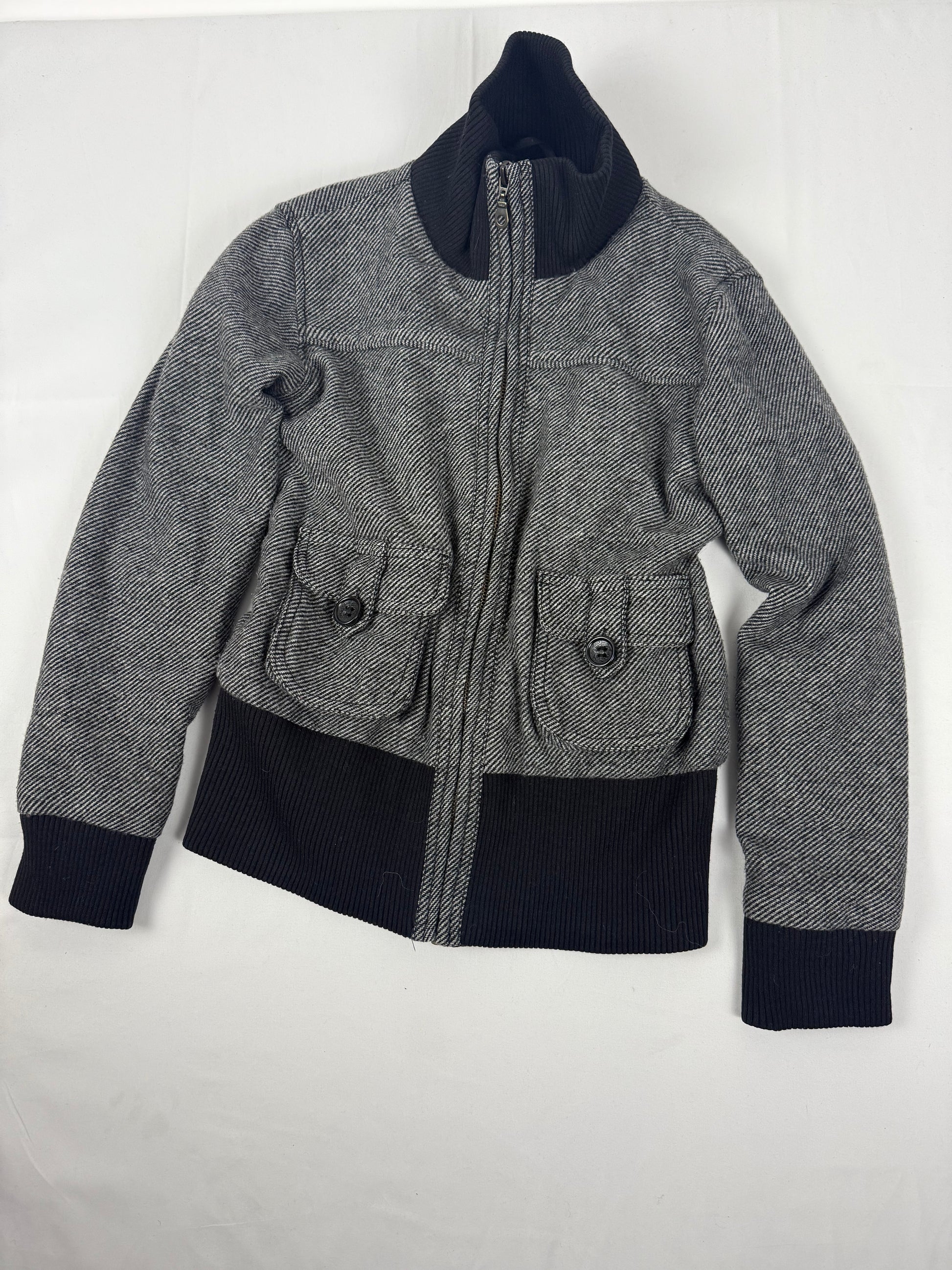 Grey zip up winter jacket (M)
