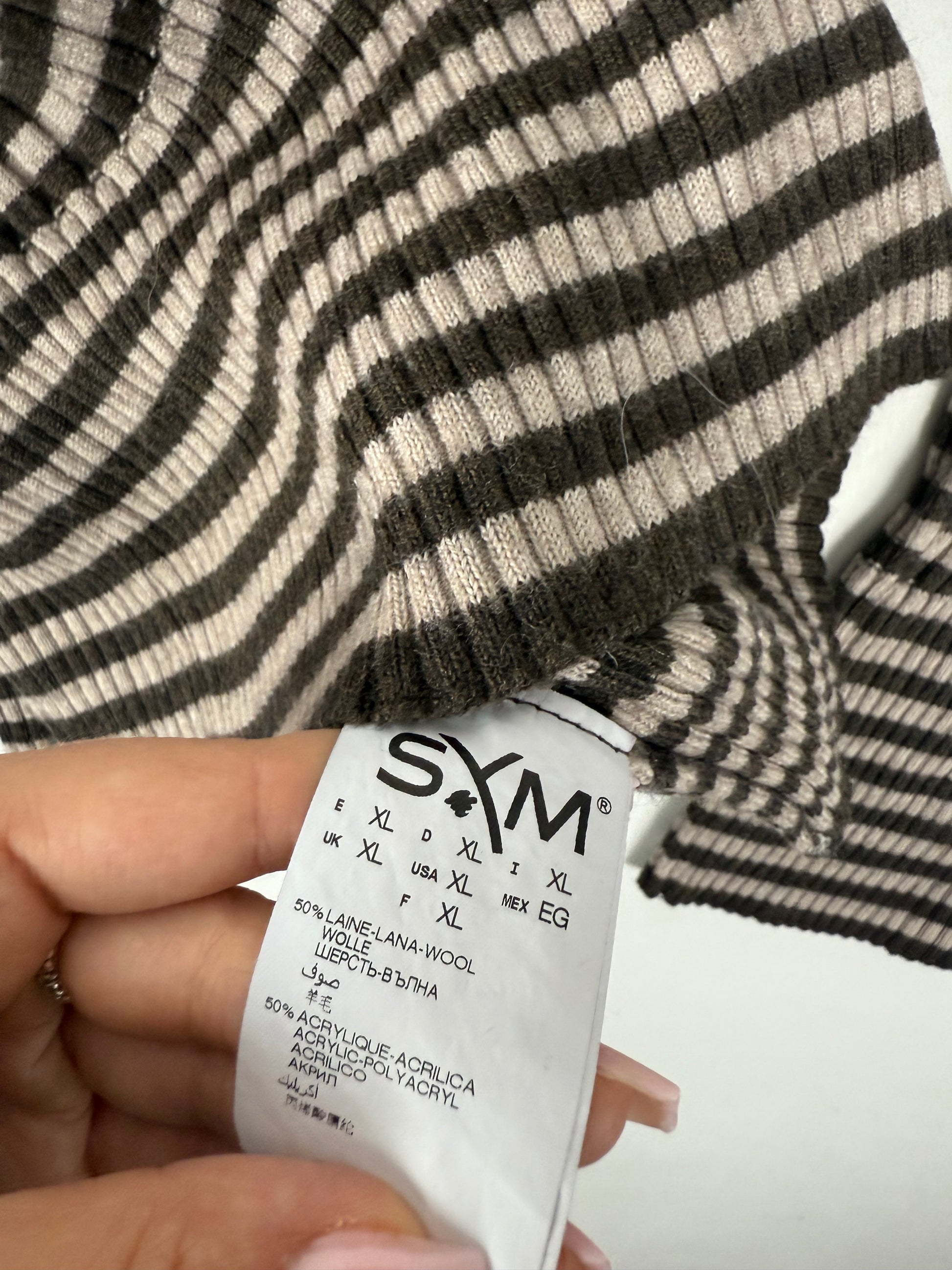 Brown V neck striped wool jumper (XL)