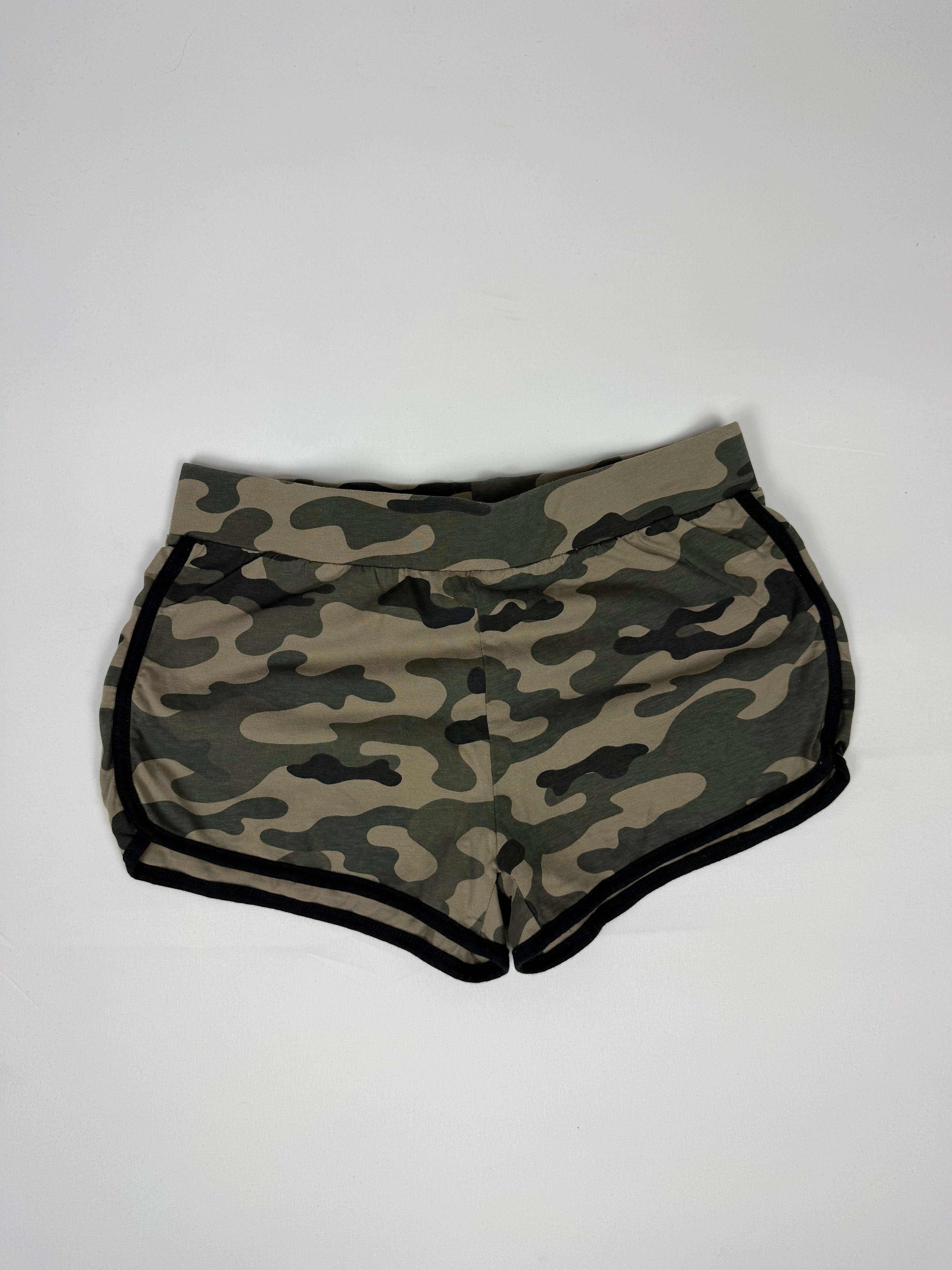 Khaki camo activewear mini short (S)