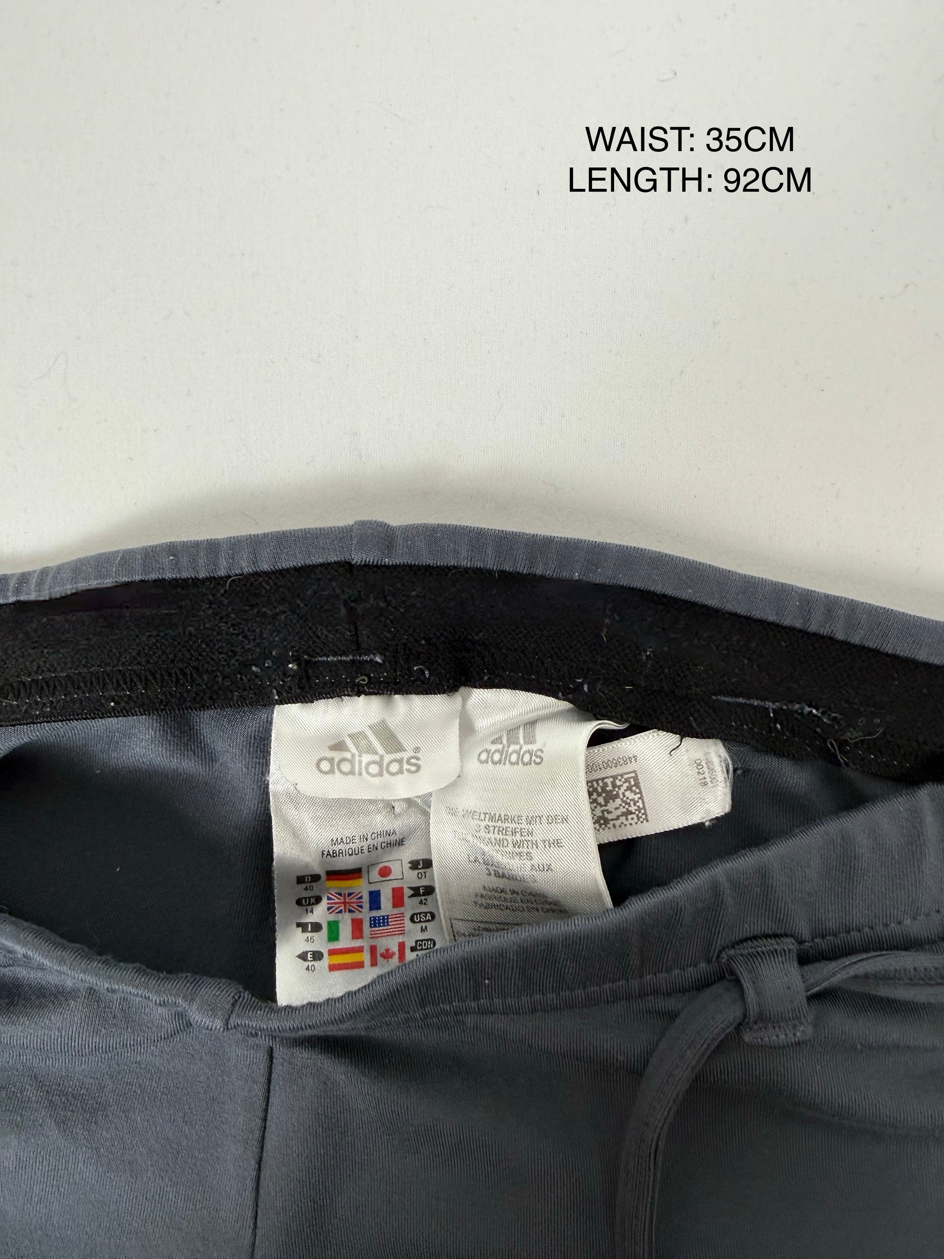 Grey low rise activewear pants (L)