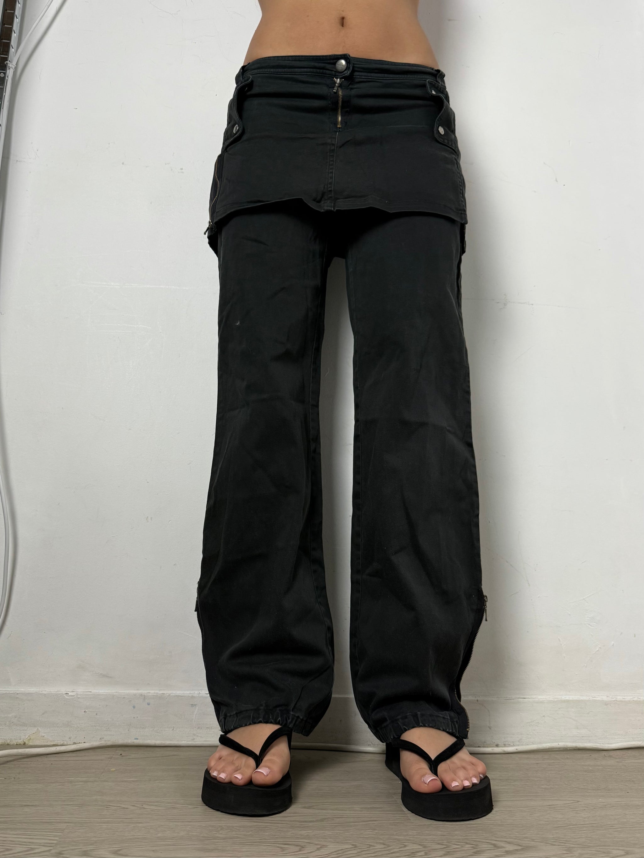 Black denim low waist baggy pants with mini skirt (M/L)