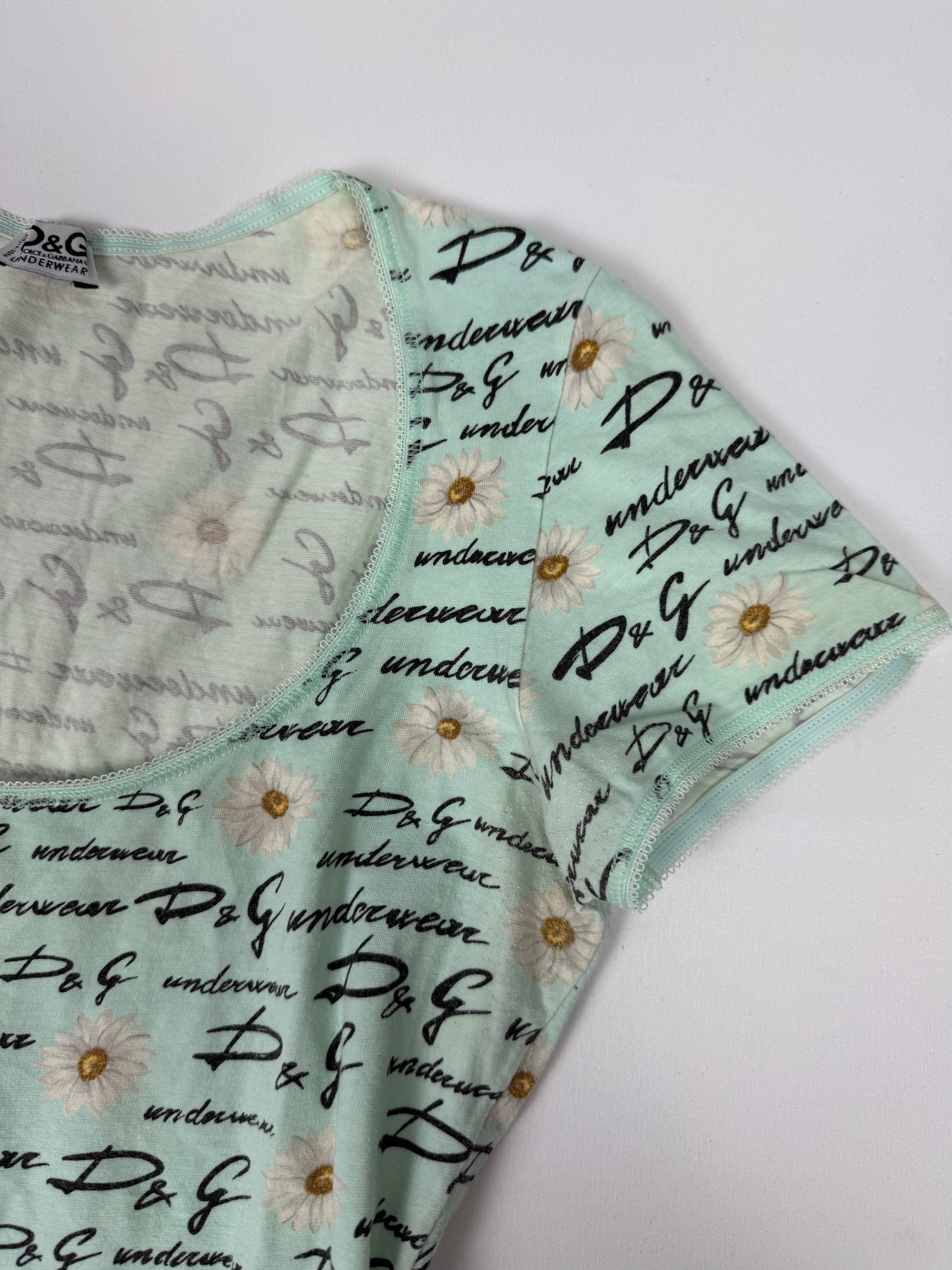 Baby blue floral graphic cotton tee (M)