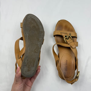 Beige real leather buckle belt sandals (36)