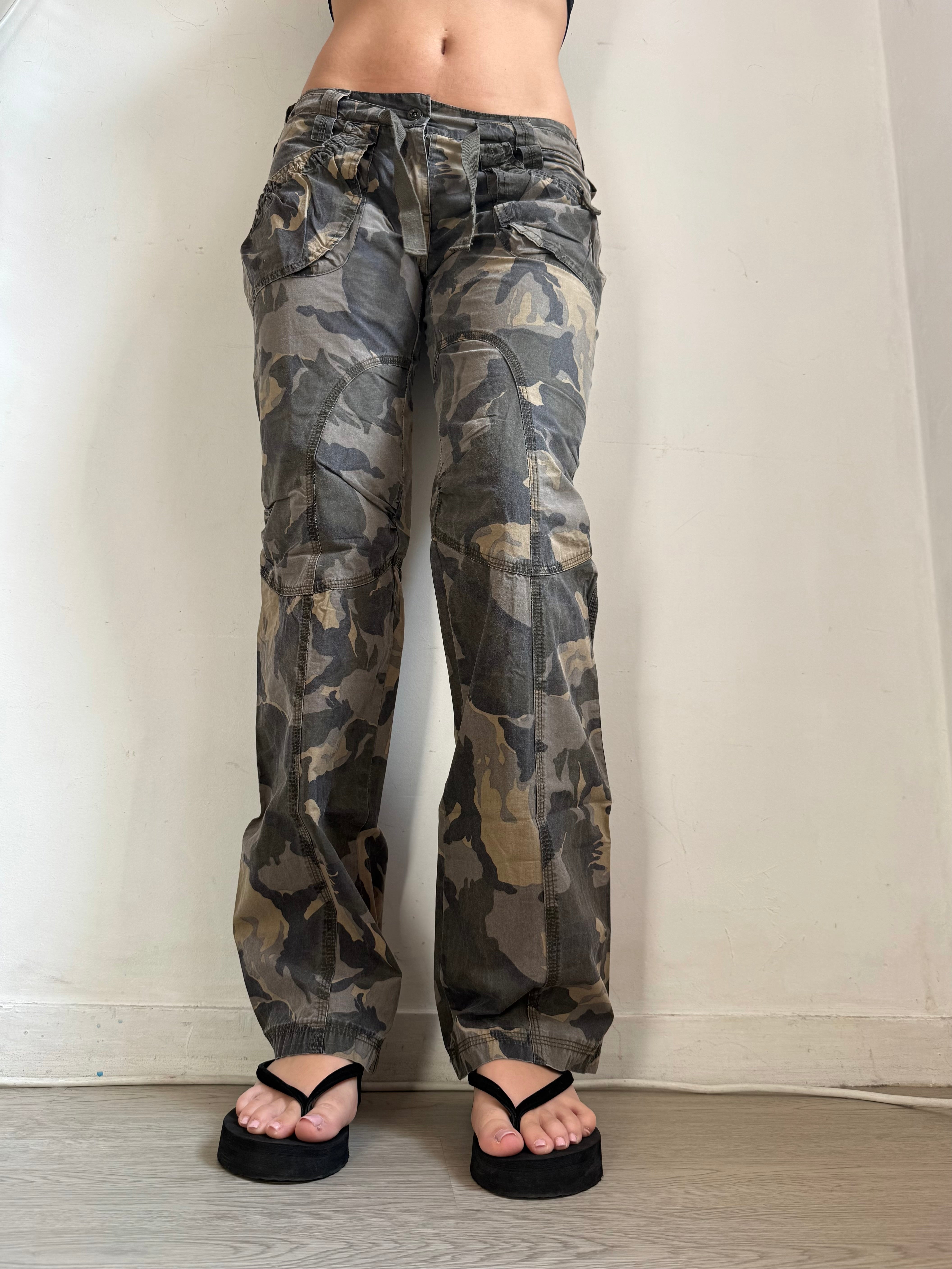 Khaki camo baggy pants (M)