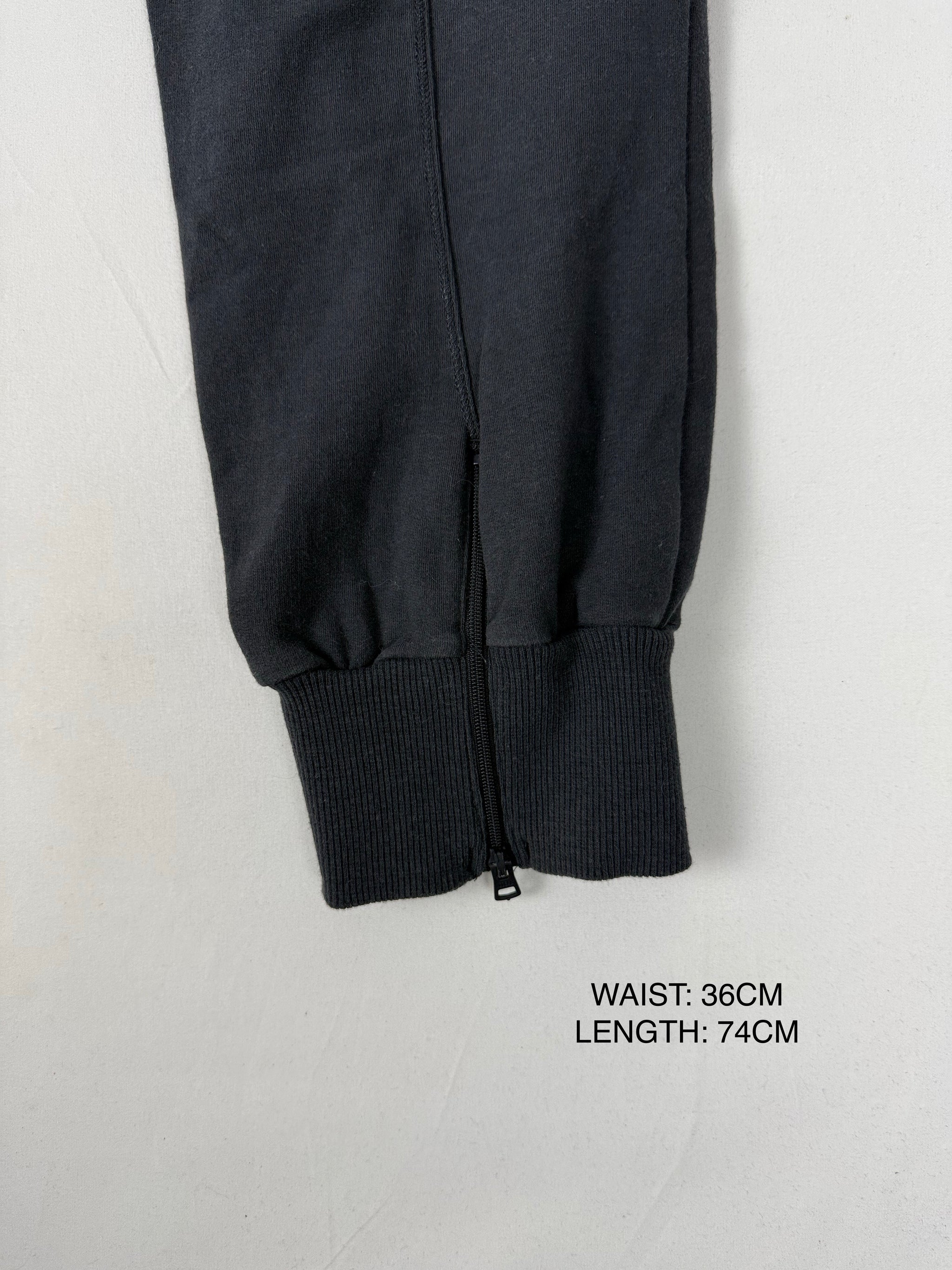 Grey stretchy activewear low rise capri pants (S/M)