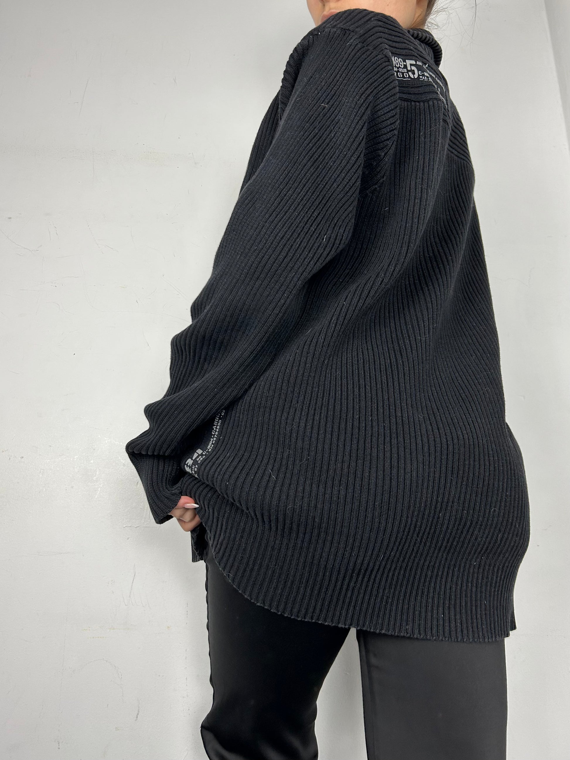 Black zip up jumper (XL)