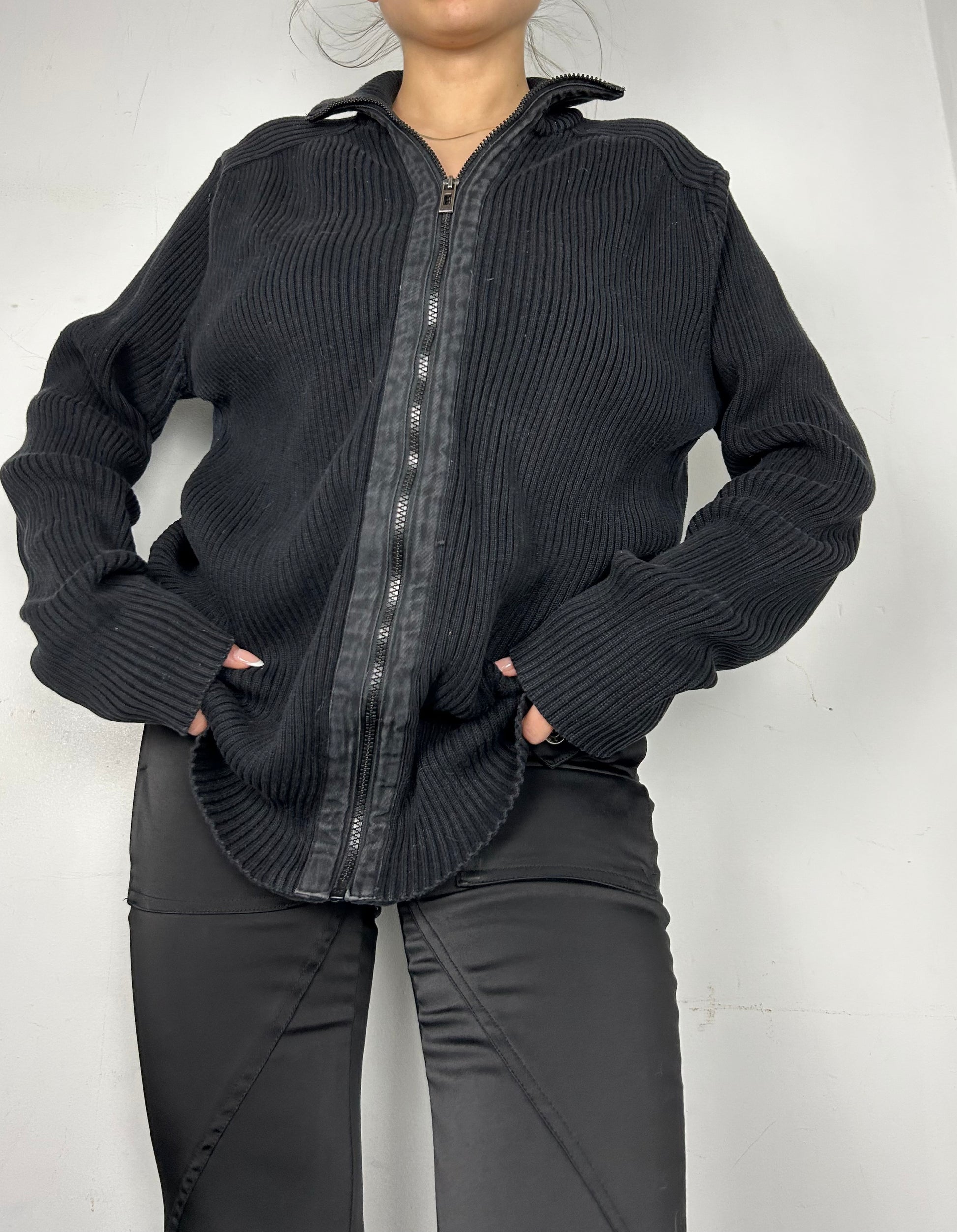 Black zip up jumper (XL)