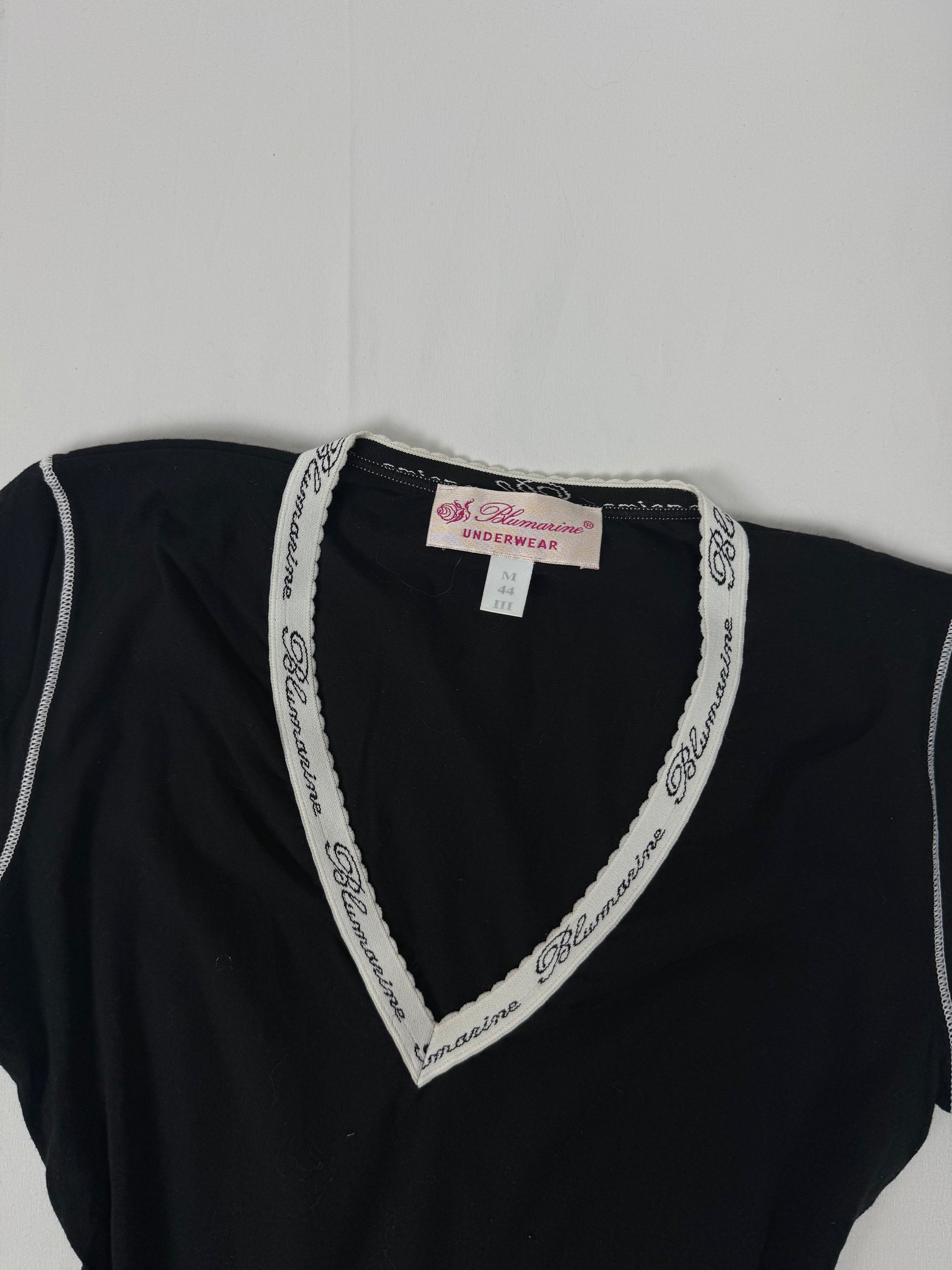 Black V neck tight fit logo tee (M)