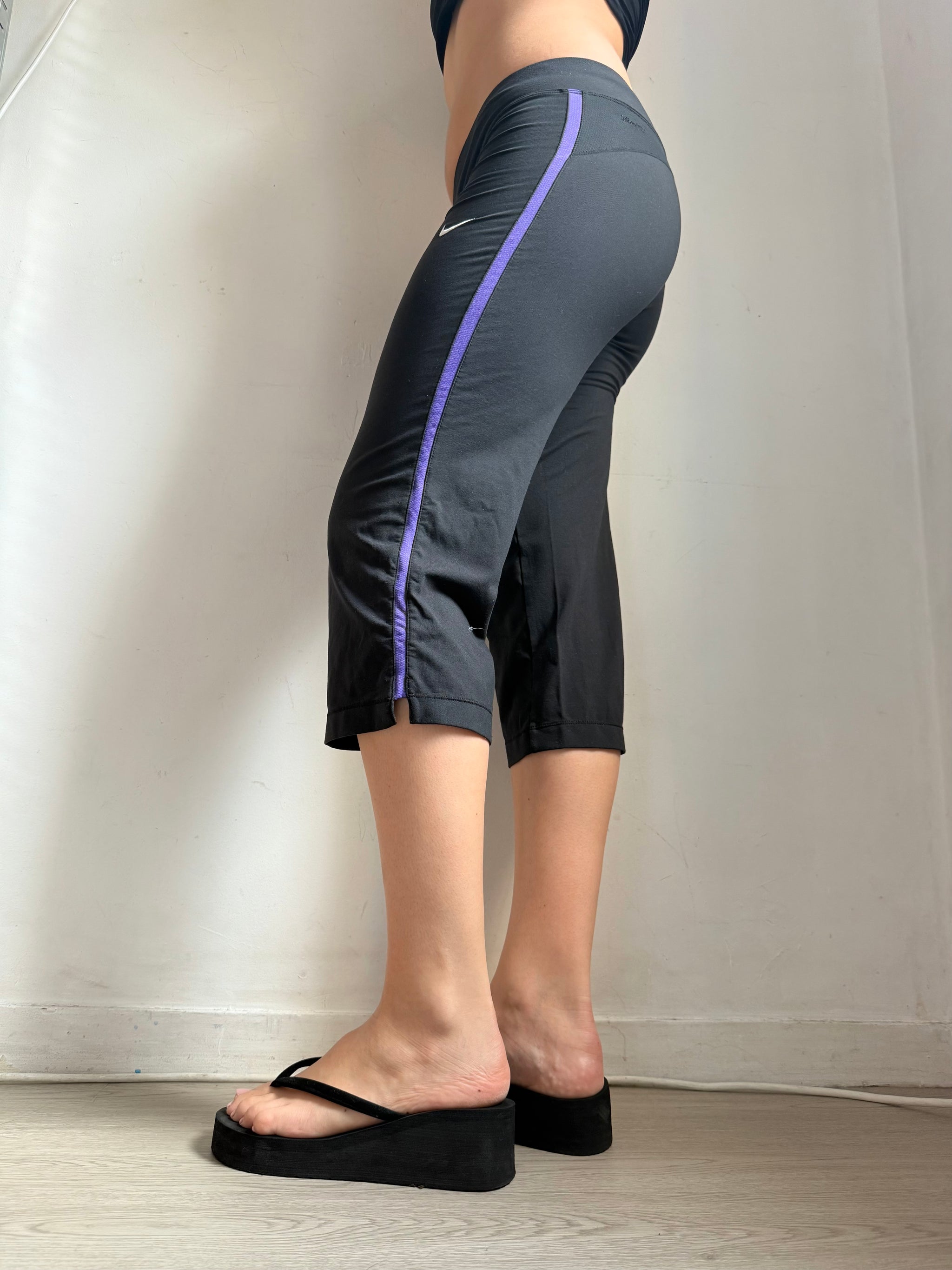 Black activewear capri pants (XS)