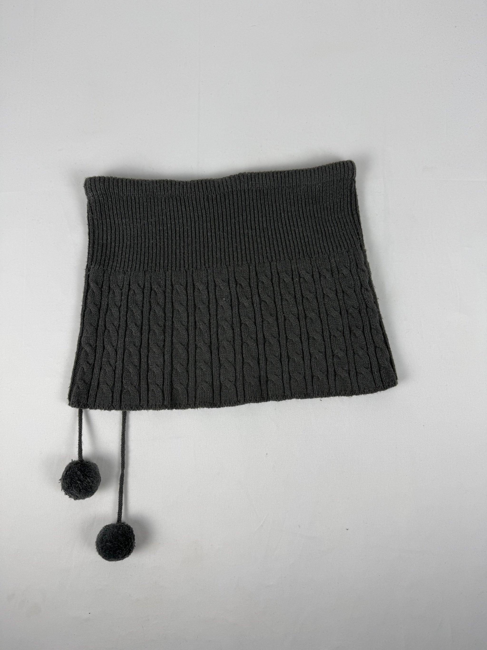 Grey low rise knitted mini skirt (S/M)