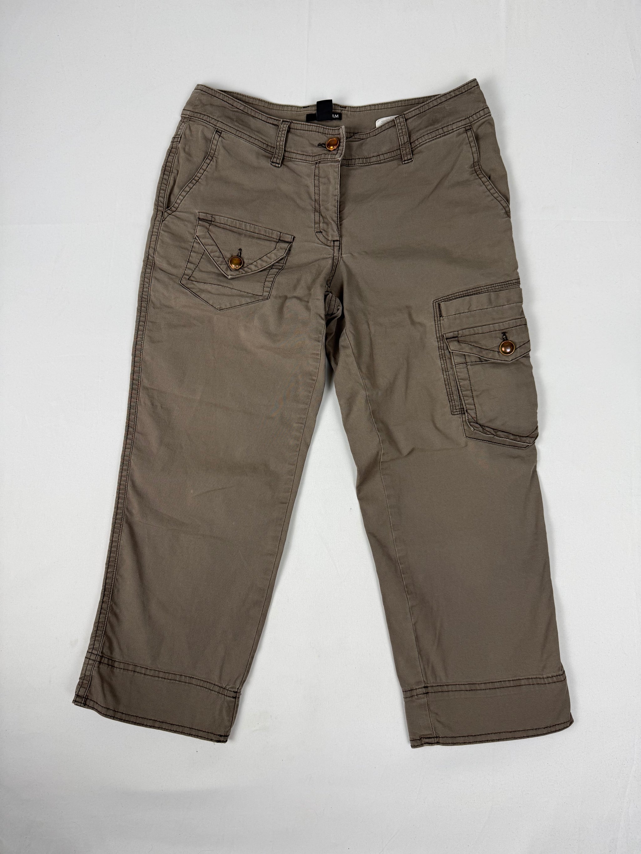 Khaki low rise cargo capri pants (S/M)