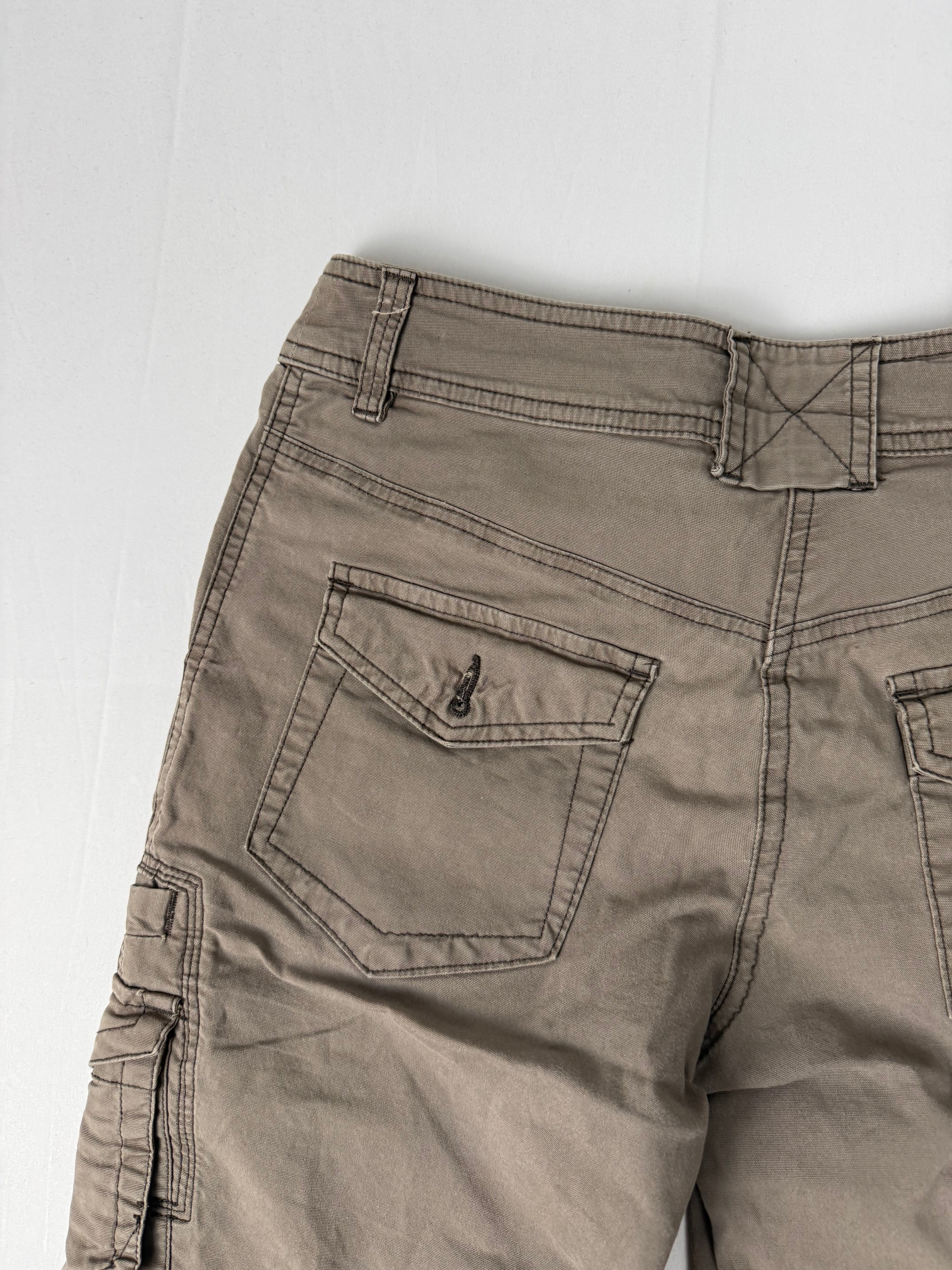 Khaki low rise cargo capri pants (S/M)