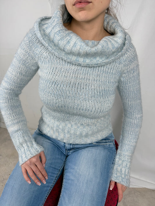 Baby blue turtleneck jumper (S)