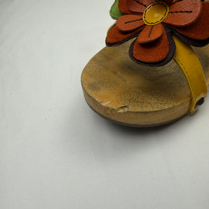 Yellow flower appliqué clogs wedge heels (39)