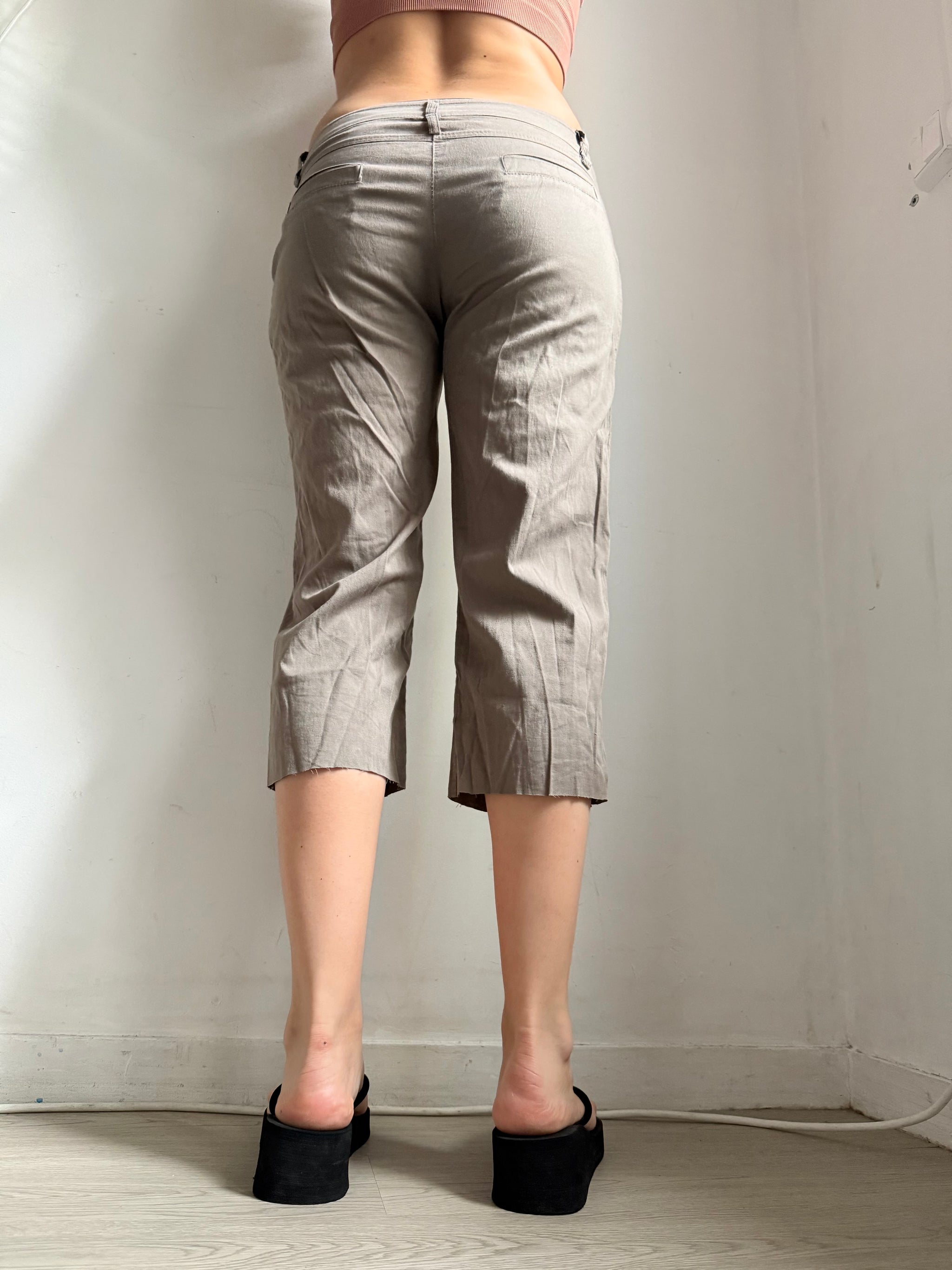 Khaki cotton low waist capri pants (S)
