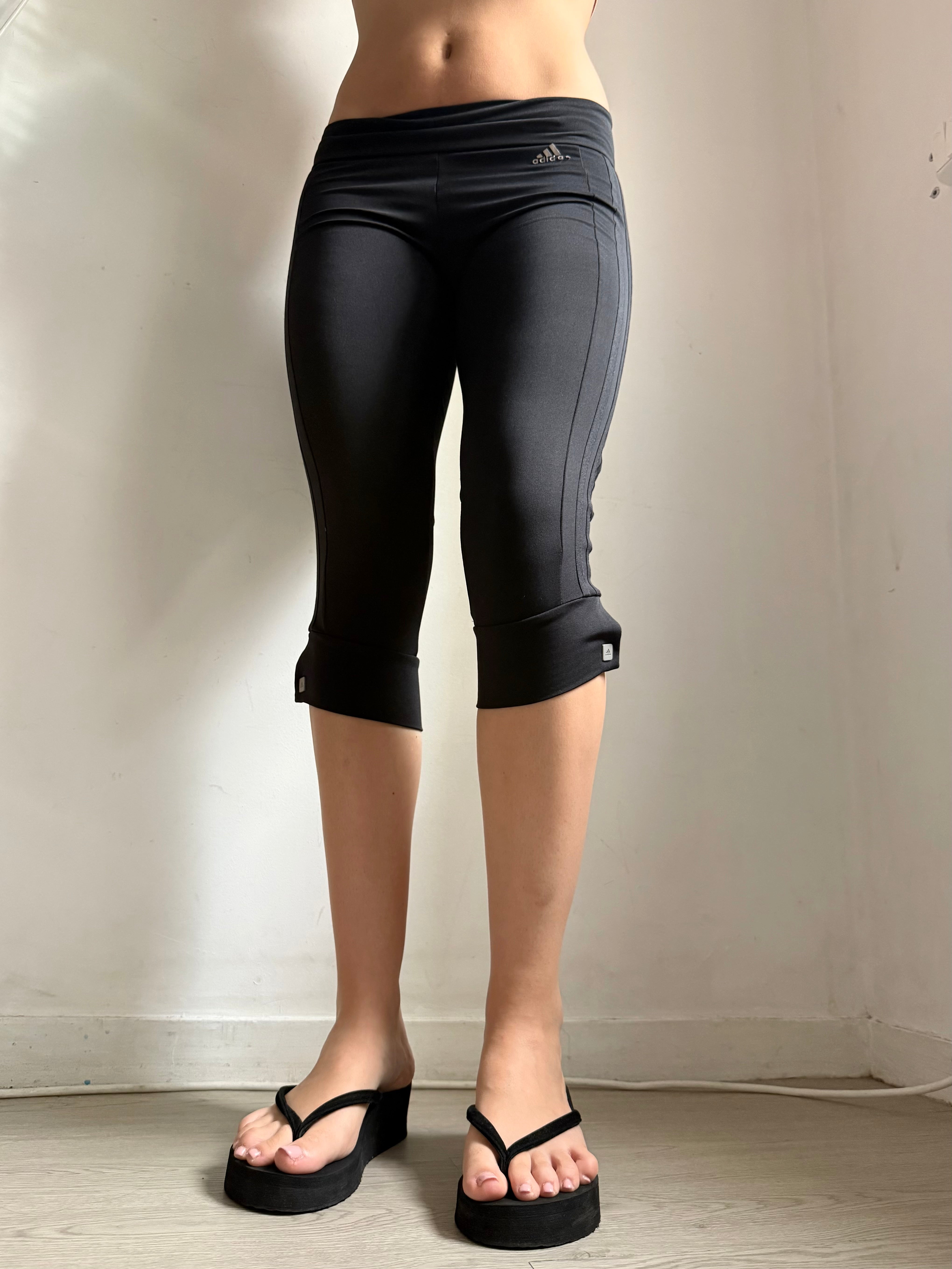 Black activewear capri pants (S)