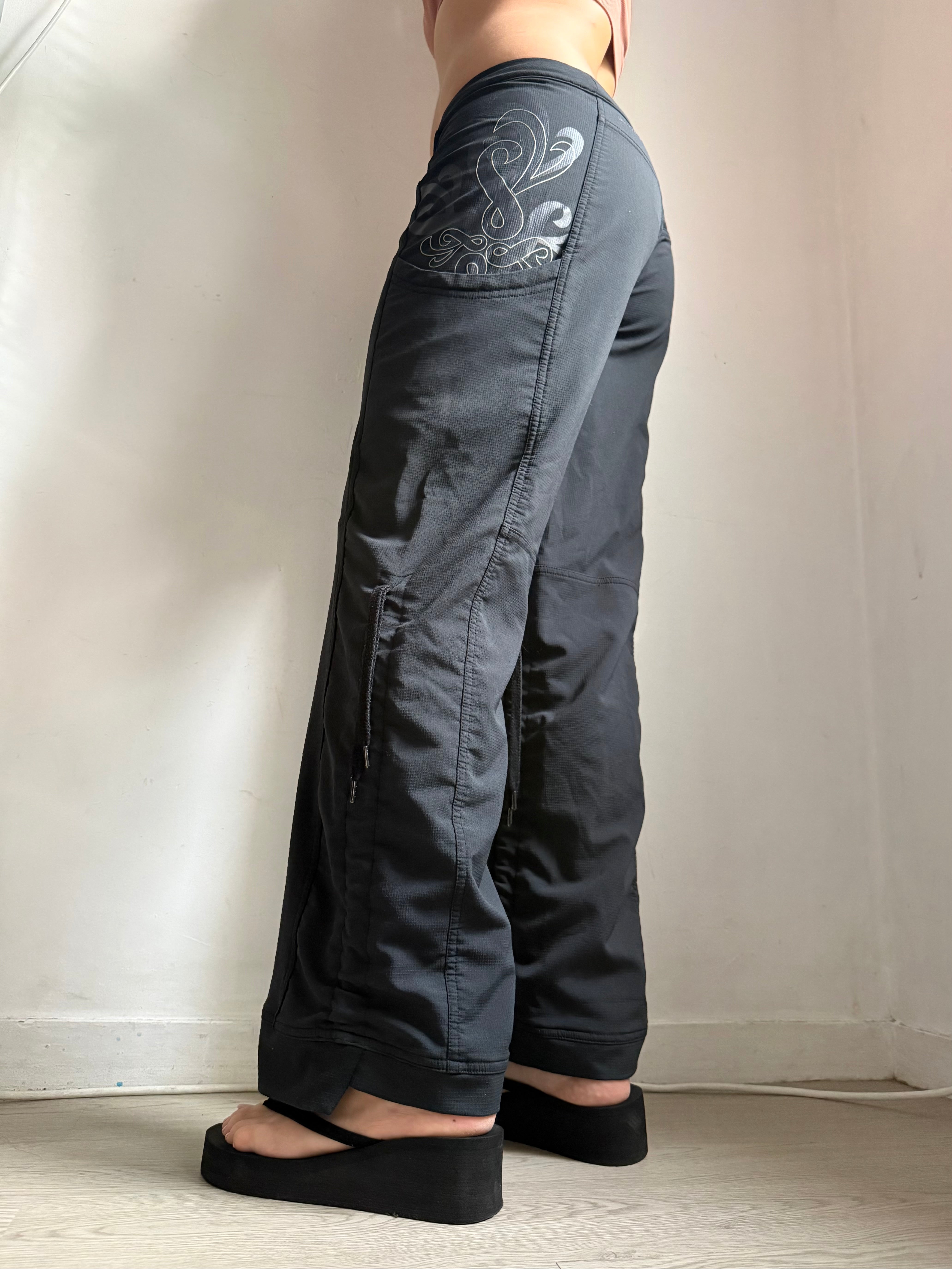 Black 2 in 1 activewear pants (M)