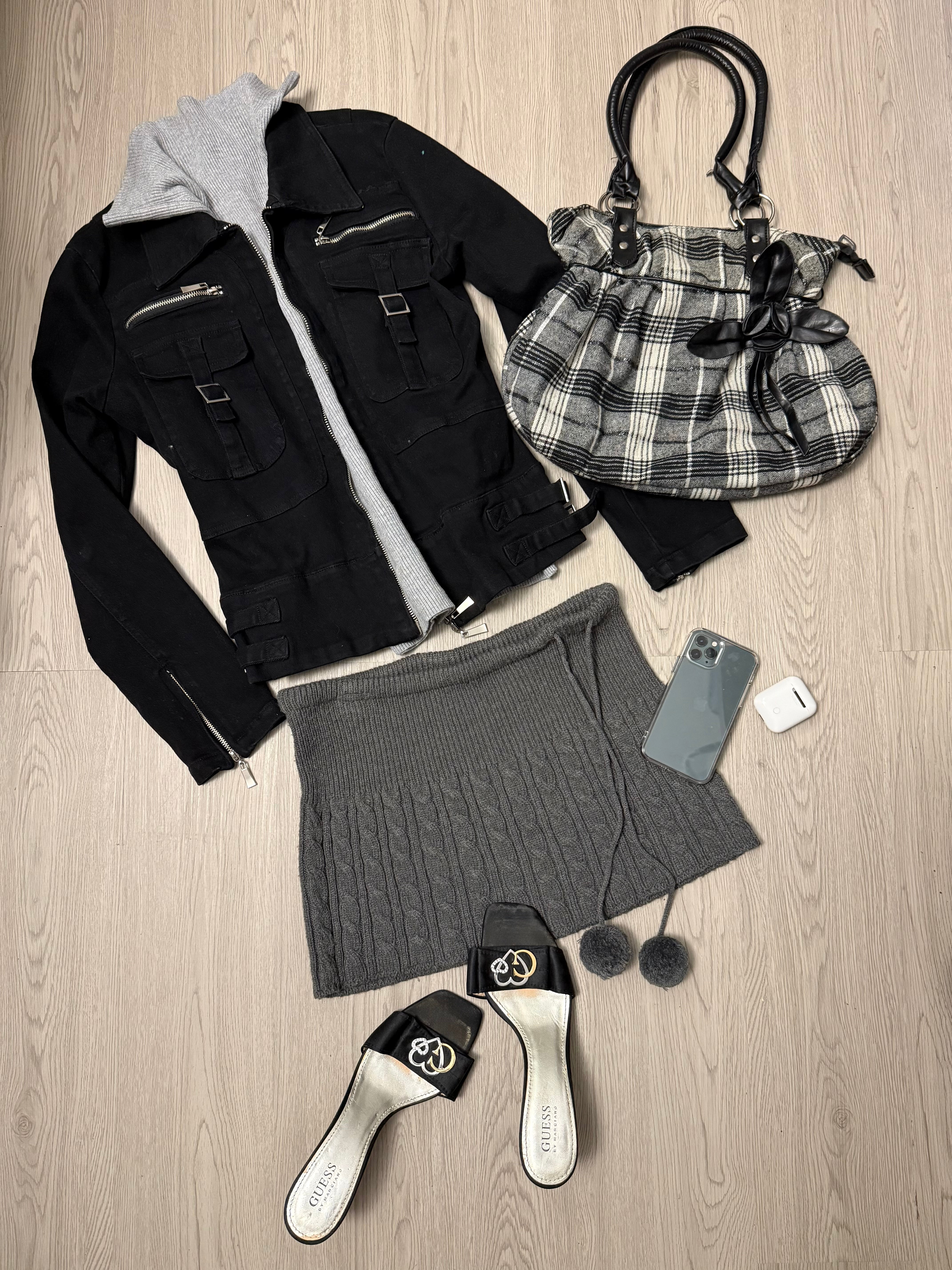 Grey check print shoulder bag (31x28 cm)