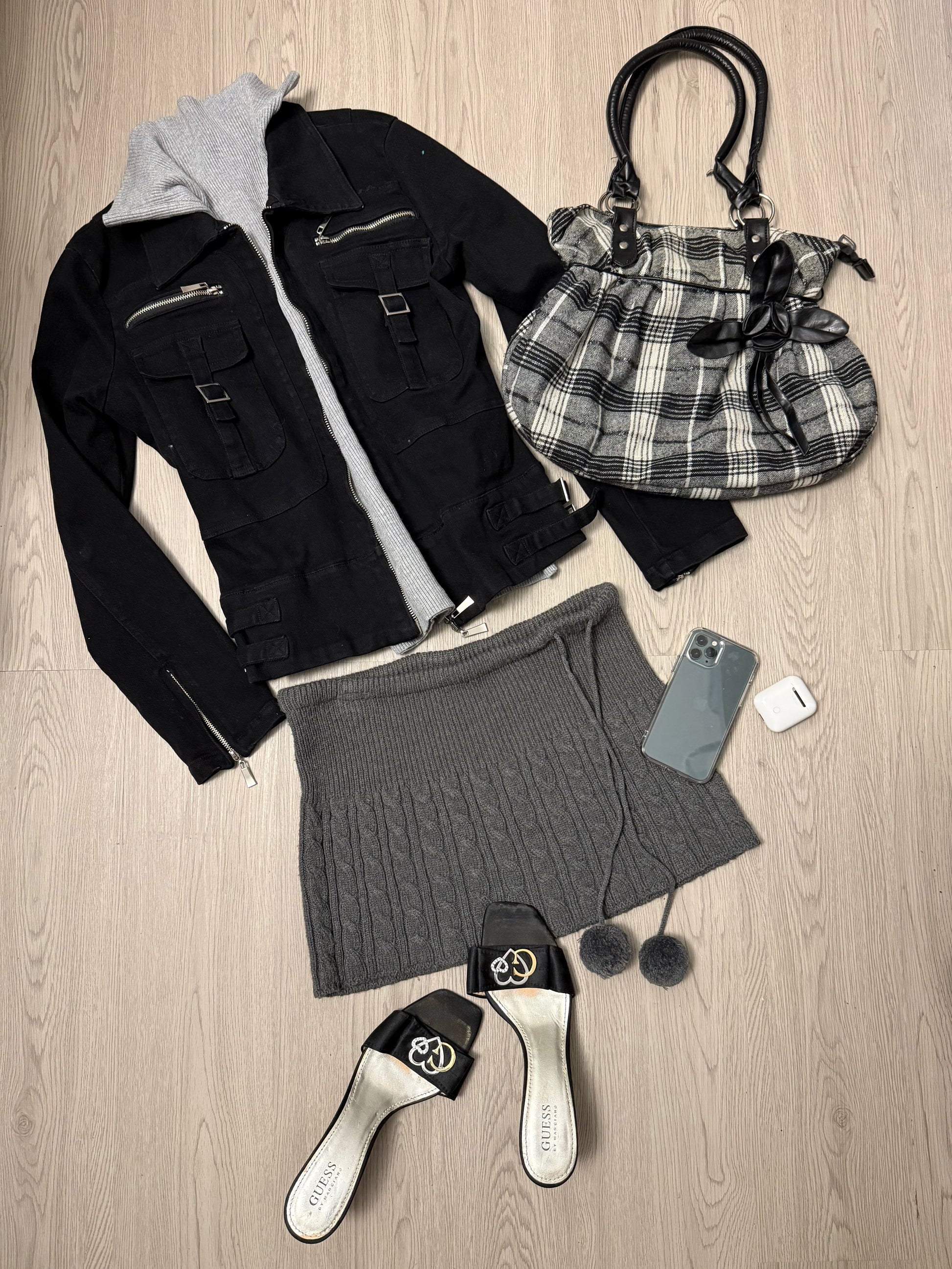 Grey check print shoulder bag (31x28 cm)