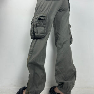 Khaki low rise baggy cargo pants (S/M)