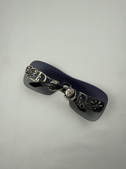 2000s roses logo shield sunglasses