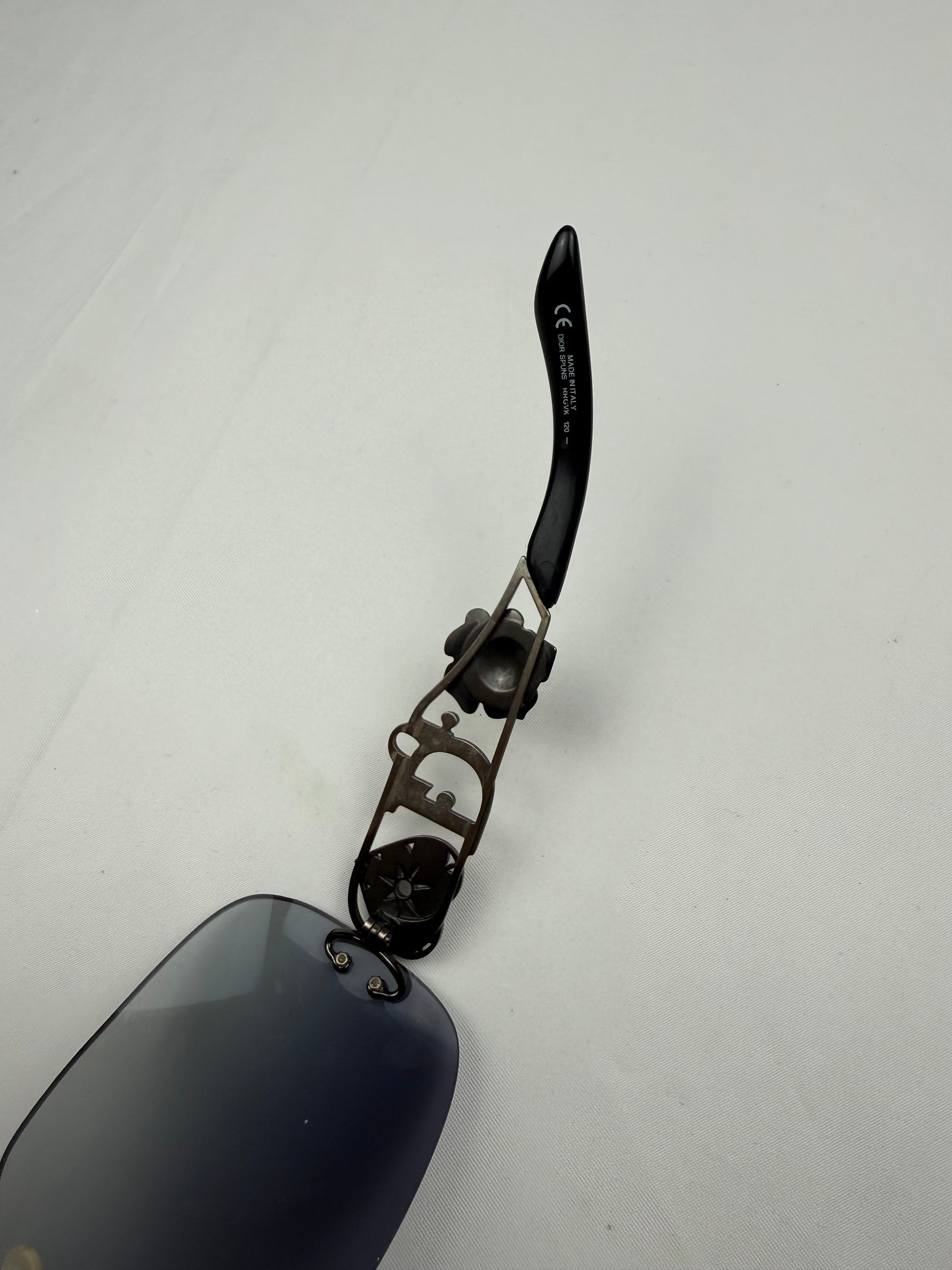 2000s roses logo shield sunglasses
