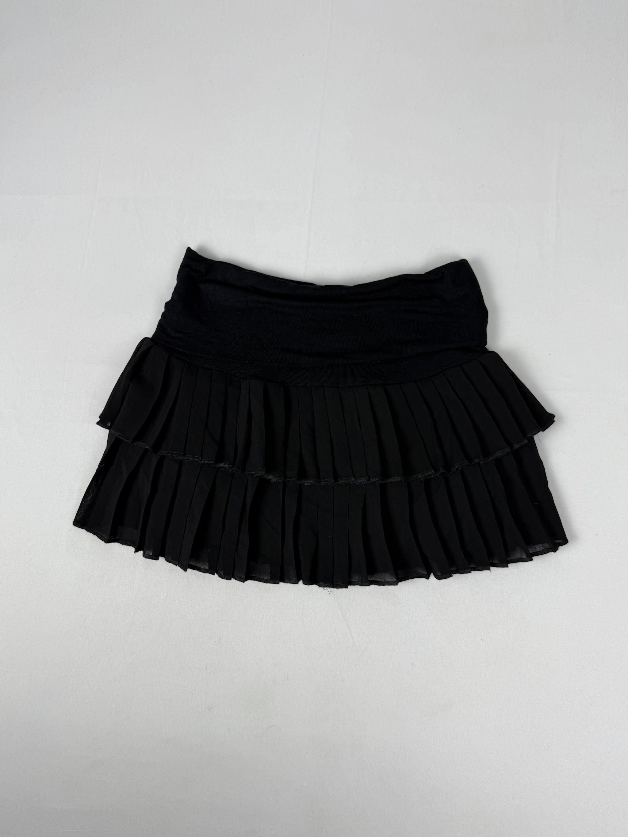 Black mesh lined low rise mini skirt (S/M)