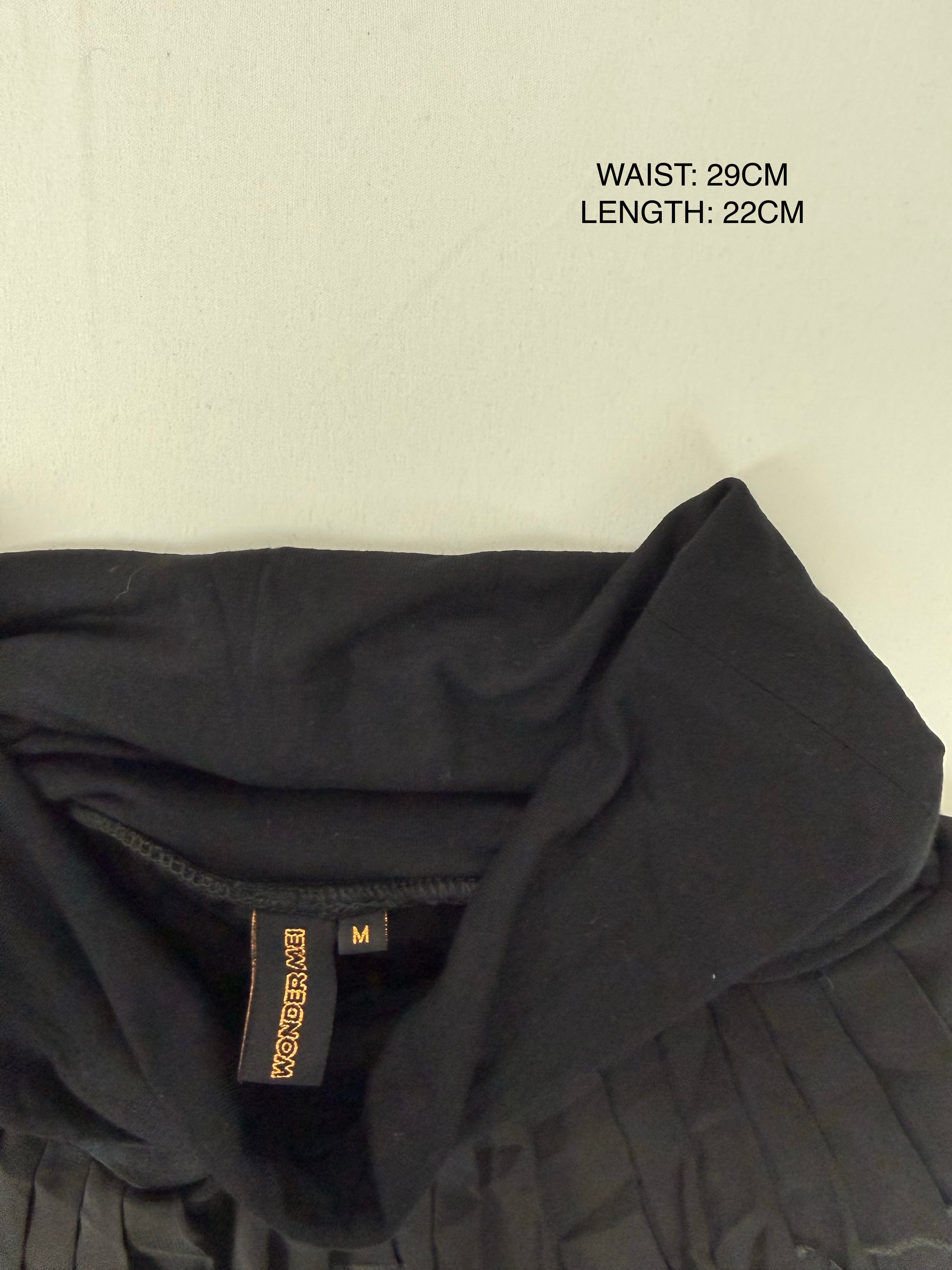 Black mesh lined low rise mini skirt (S/M)