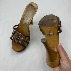 Brown wood clogs heels mules (37)