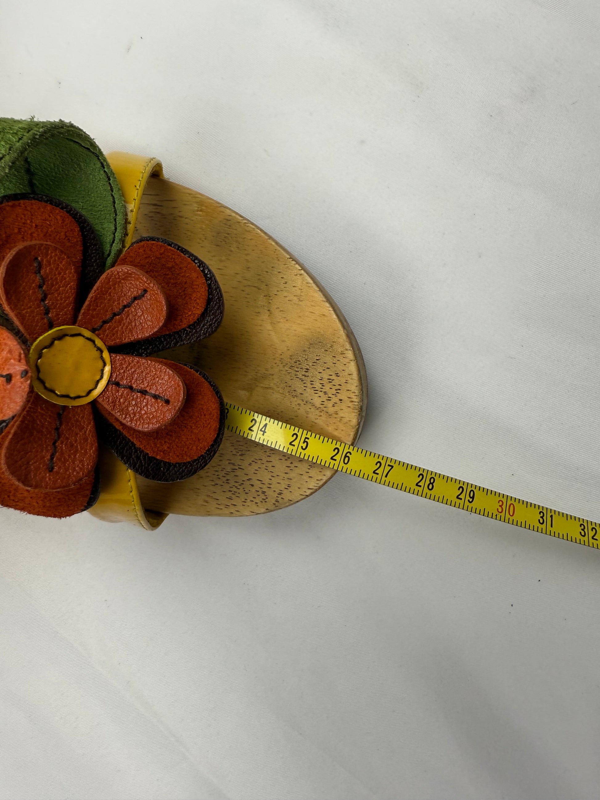 Yellow flower appliqué clogs wedge heels (39)
