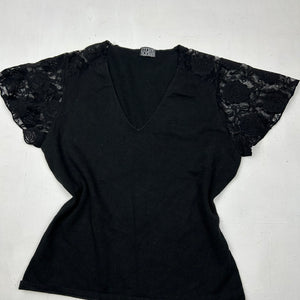 Black lace detail tee (M)
