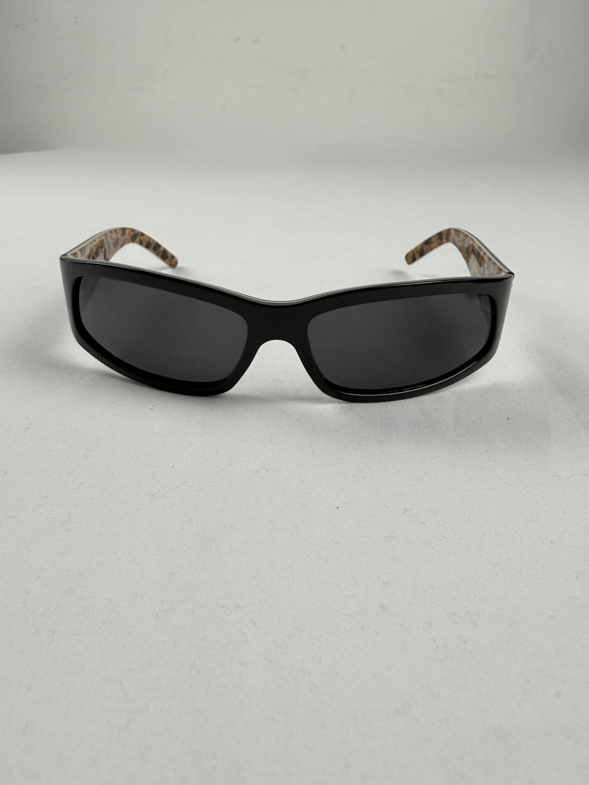 Black strass logo sunglasses