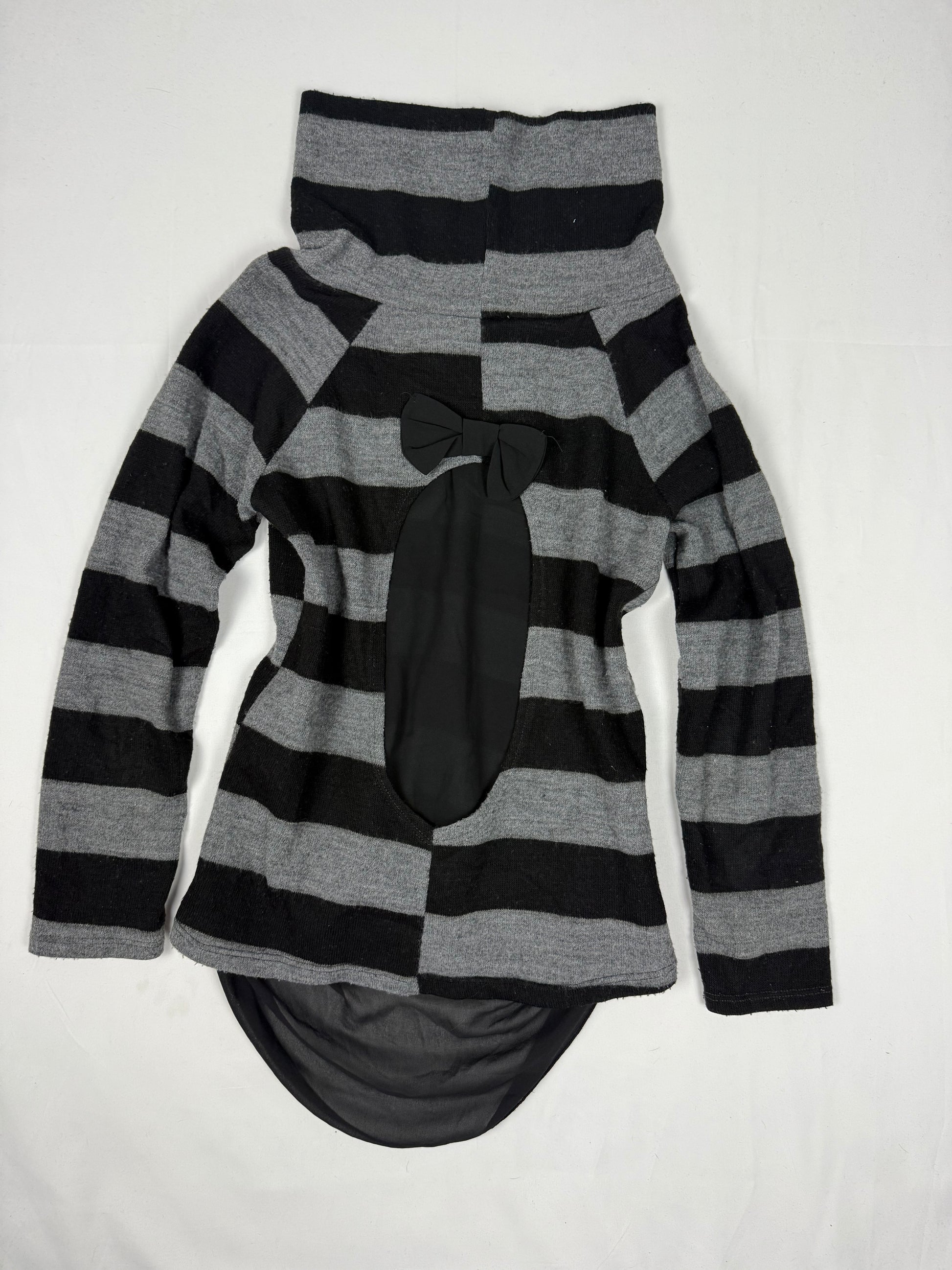 Grey & black turtleneck jumper (S/M)