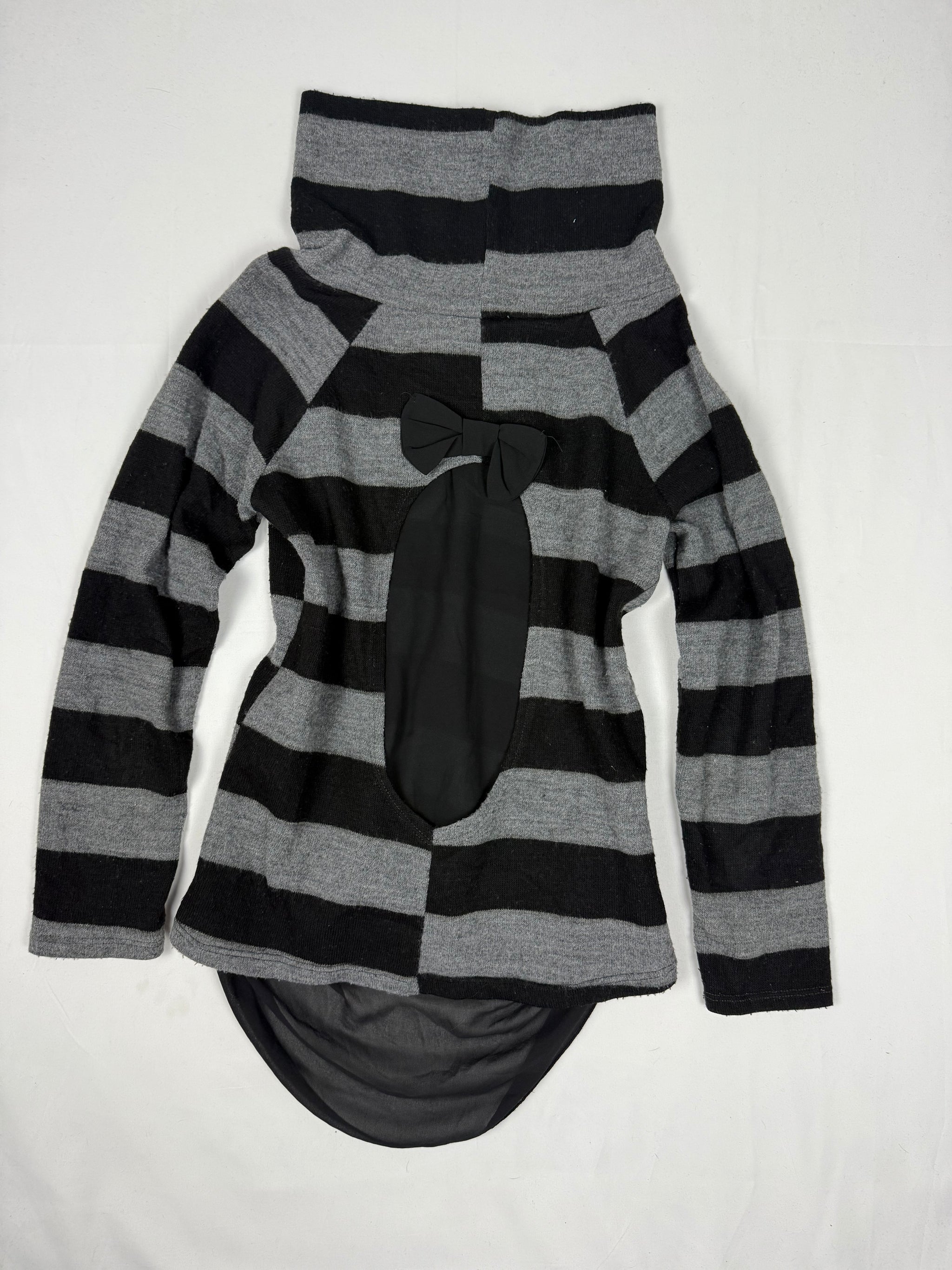 Grey & black turtleneck jumper (S/M)