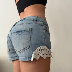 Blue denim low rise embroidered mini short (M)