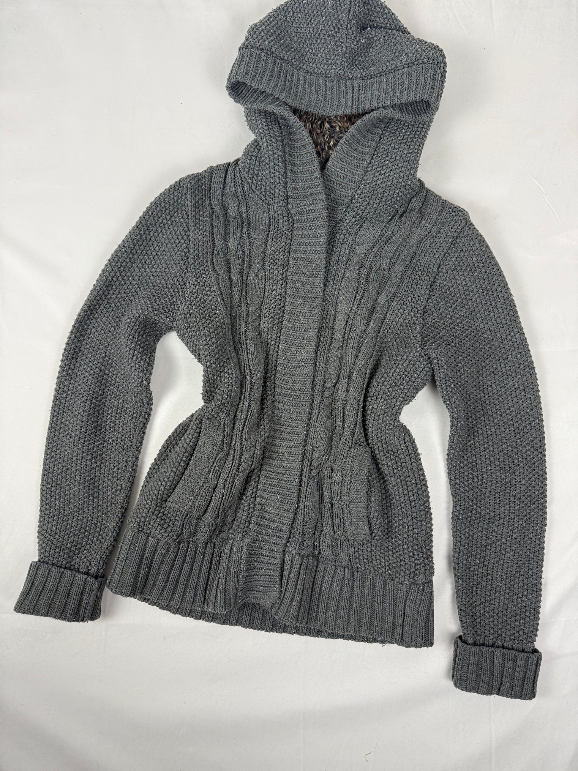 Grey inside faux fur zip up hooded knit jumper (M)