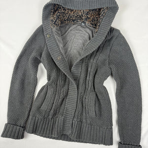 Grey inside faux fur zip up hooded knit jumper (M)