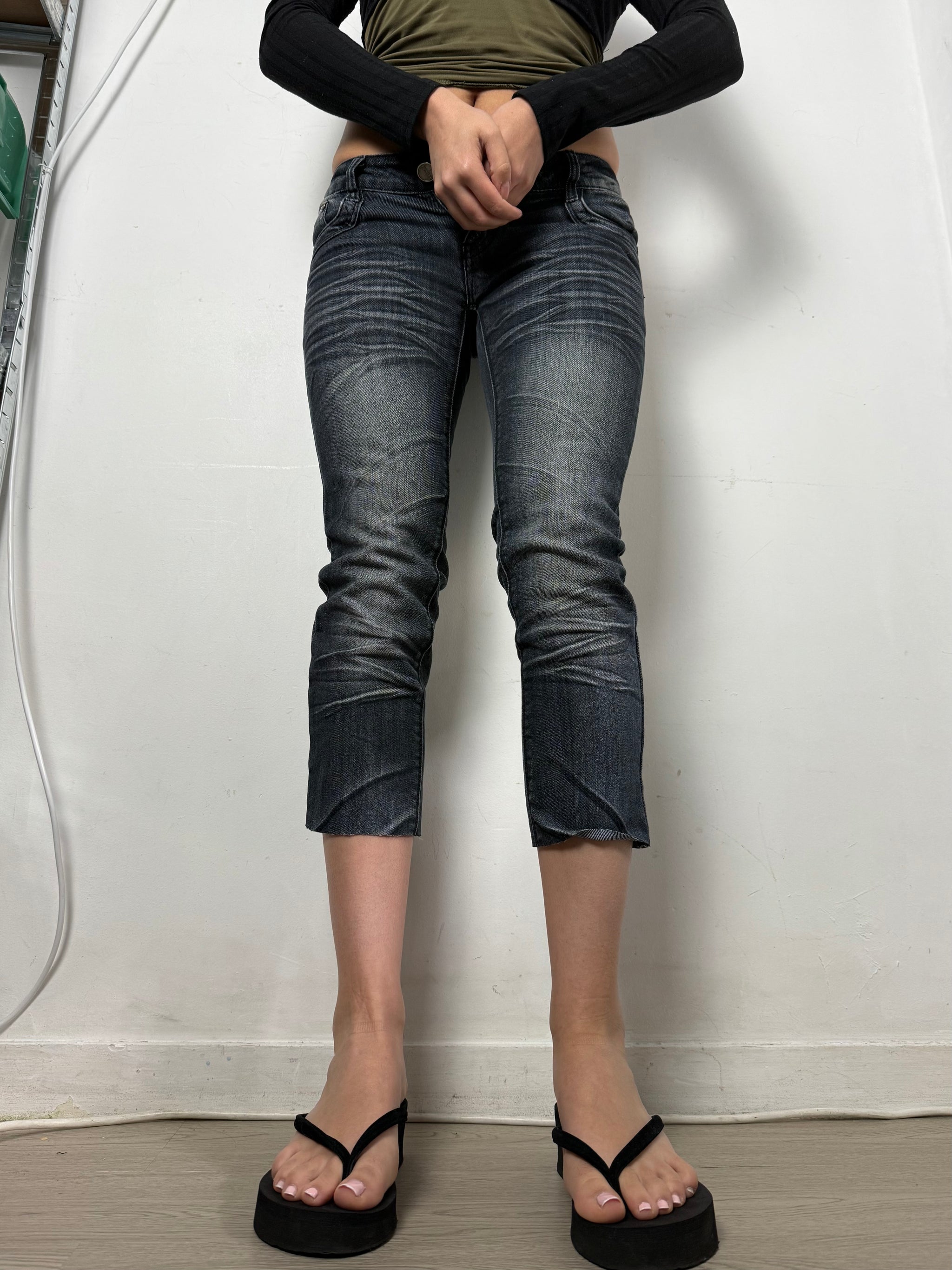 Grey denim low waist capri pants (XS)