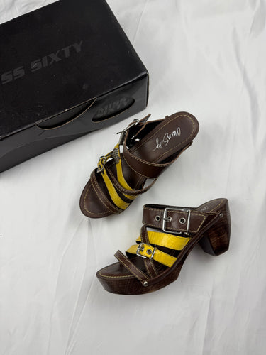 Yellow wood clogs heels (36)
