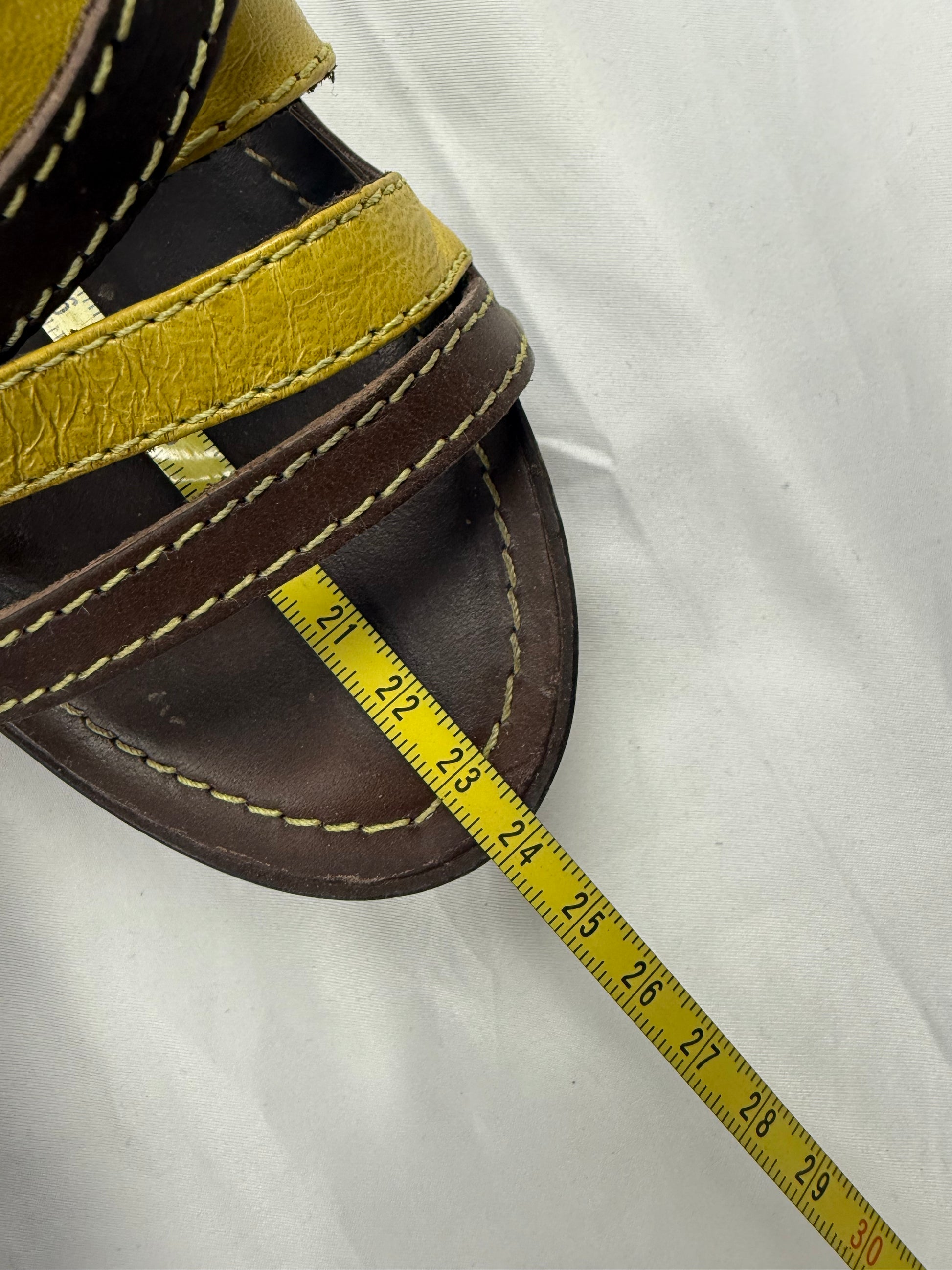 Yellow wood clogs heels (36)