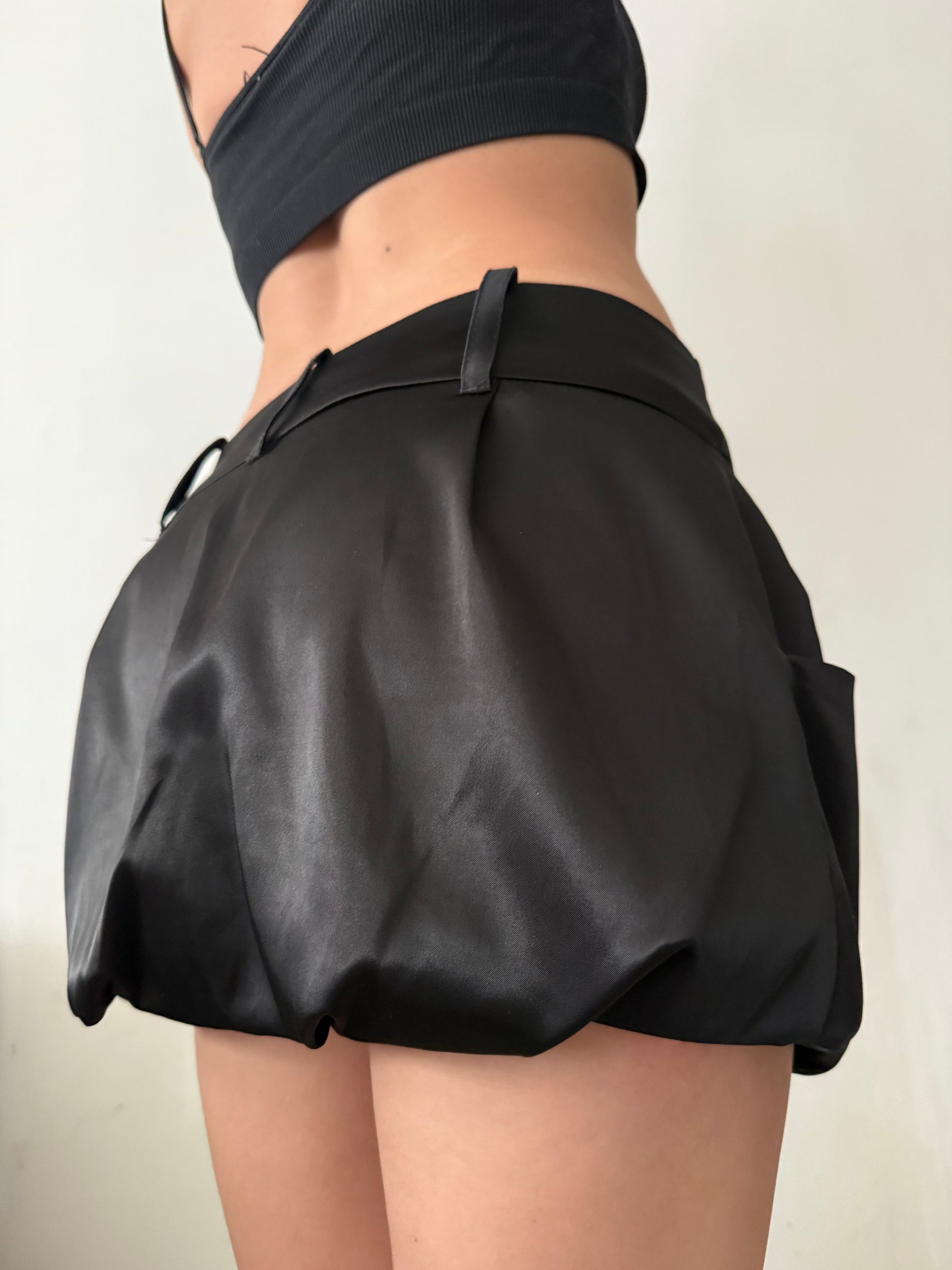 Black satin balloon low rise mini skirt (S/M)