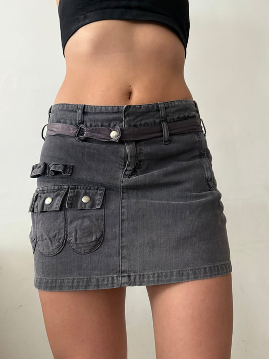 Grey denim cargo low rise mini skirt (S)