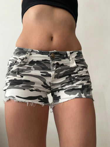 Grey camo denim low rise mini short (XS)